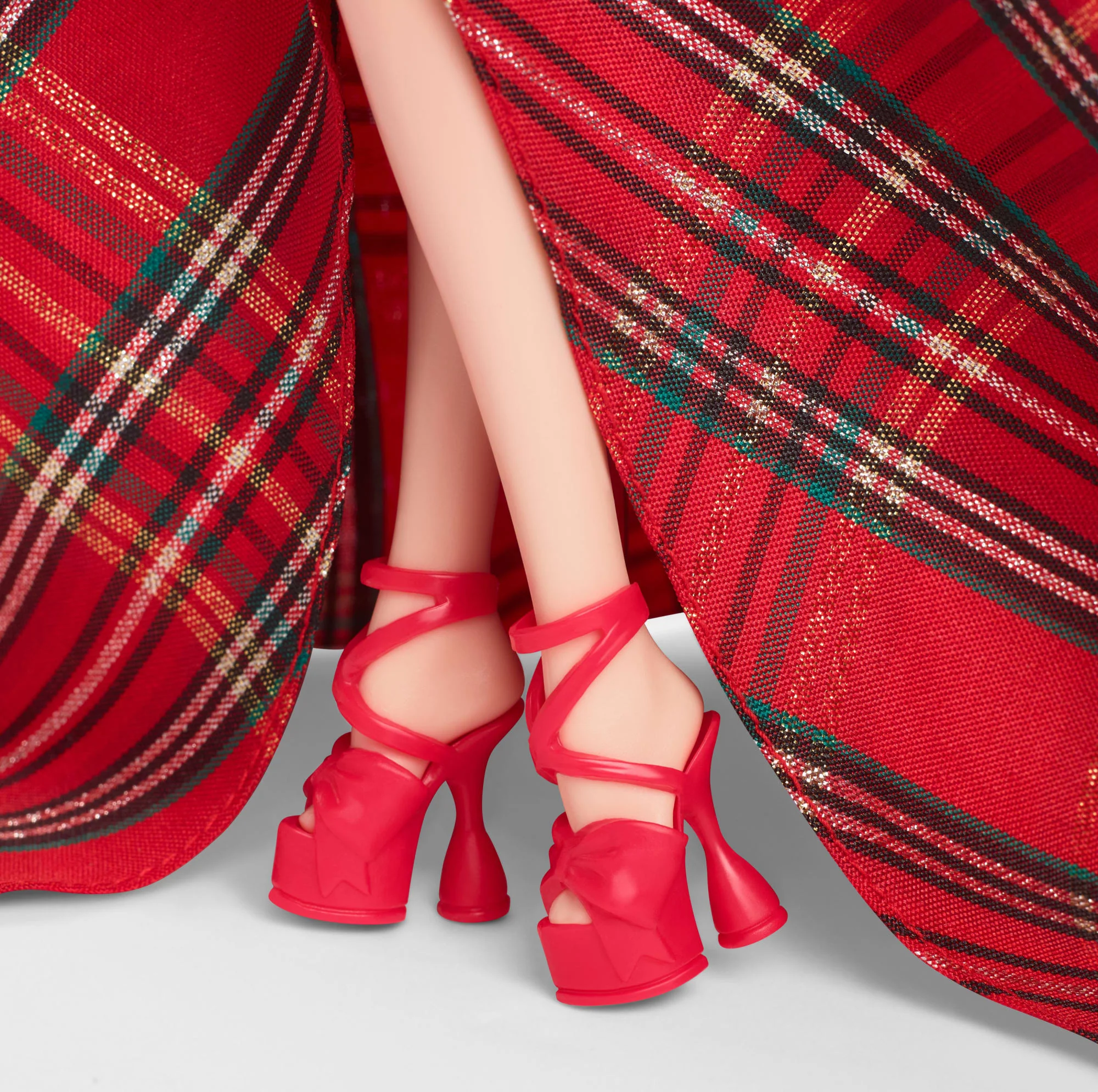 Barbie Signature 2024 Holiday Barbie Fashion Doll, Seasonal Collector Gift, Blonde With Plaid Gown - Image 4