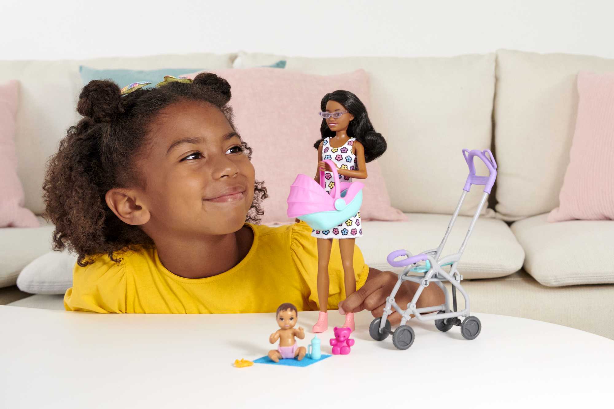 Barbie Babysitters Inc. Skipper Poupées et Coffret de Jeu - Image 2