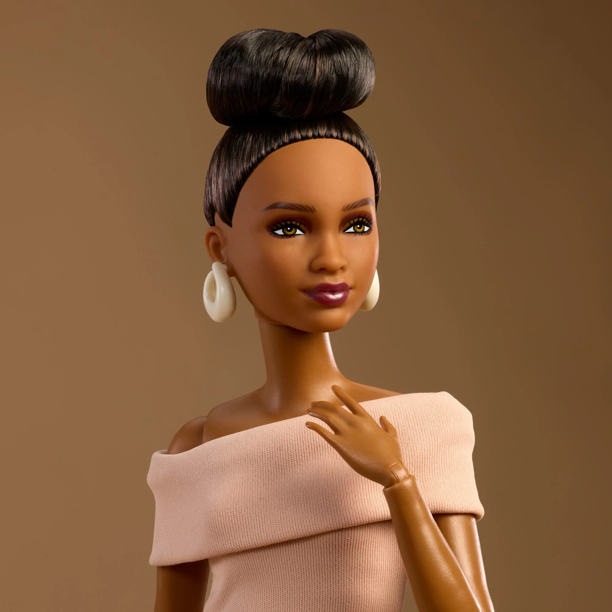 Barbie Basics Collectible Doll, Model 08 With Brunette Hair in Tan Dress & Strappy Heels - Image 3