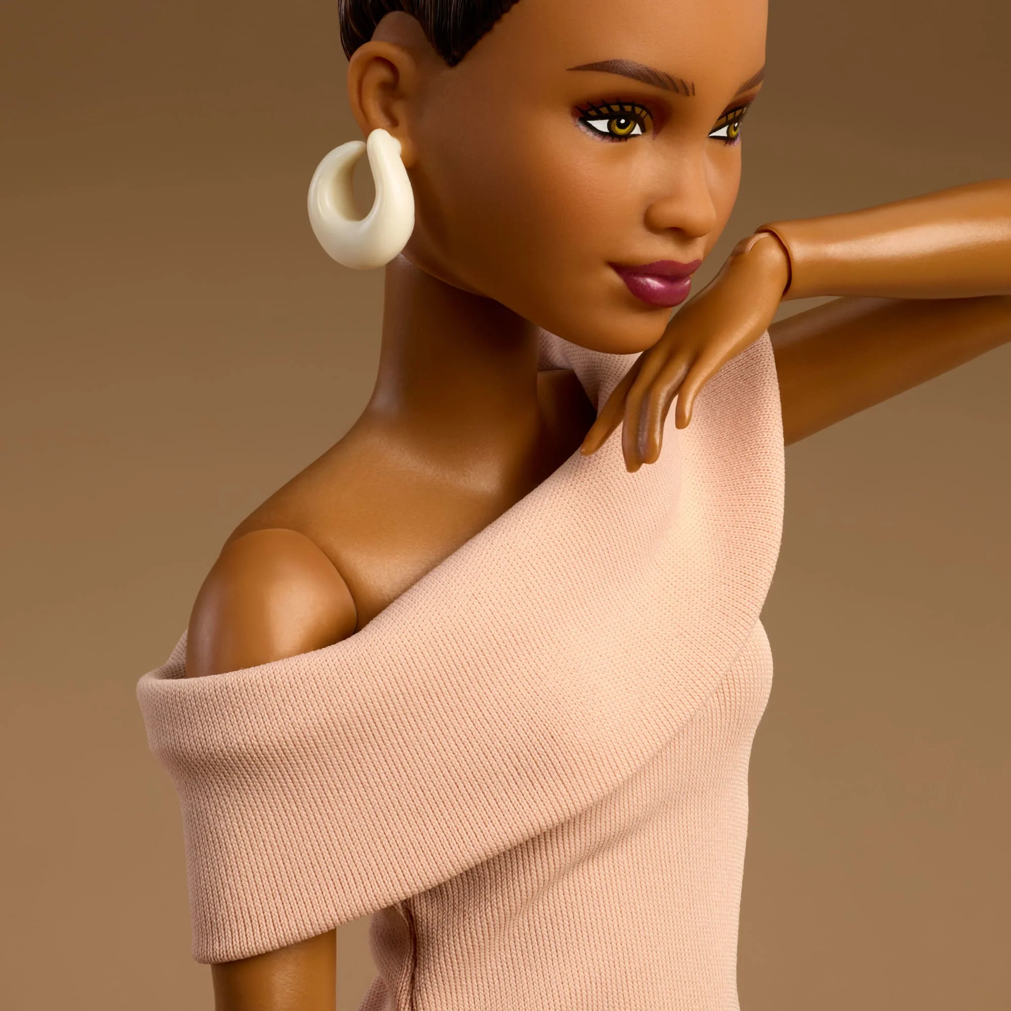 Barbie Basics Collectible Doll, Model 08 With Brunette Hair in Tan Dress & Strappy Heels - Image 4