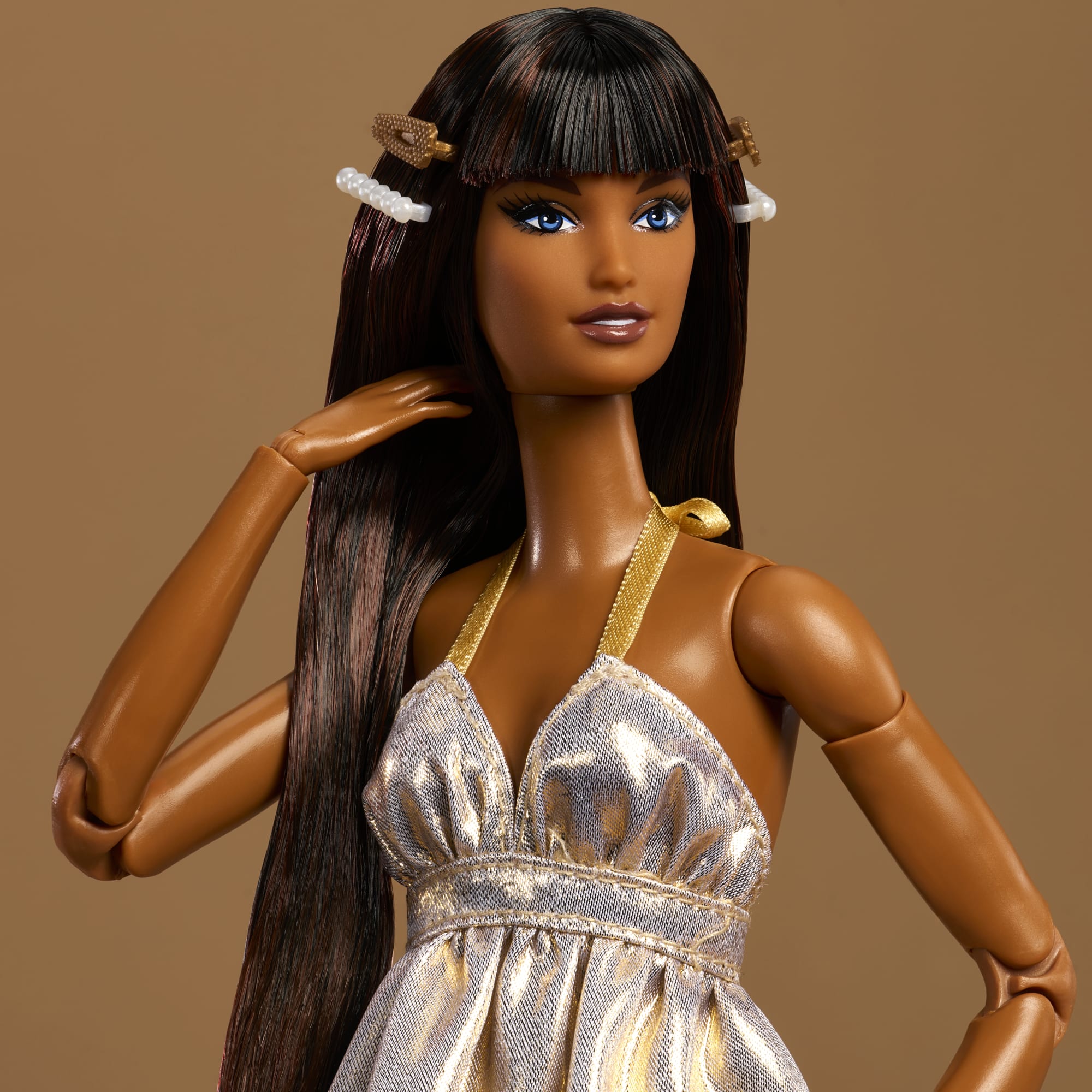 Barbie You Create Barbie Basics Neutral Kit 001, Poupée Mannequin Personnalisable et Vêtements Universels - Image 4