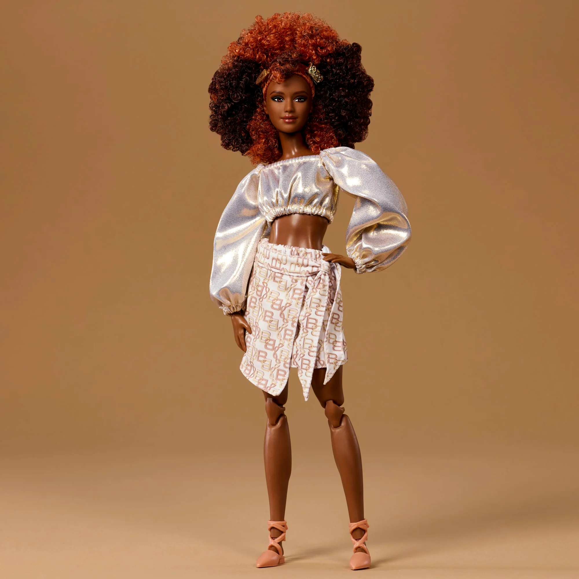 Barbie You Create Barbie Basics Neutral Kit 002, Poupée Mannequin Personnalisable et Vêtements Universels - Image 2