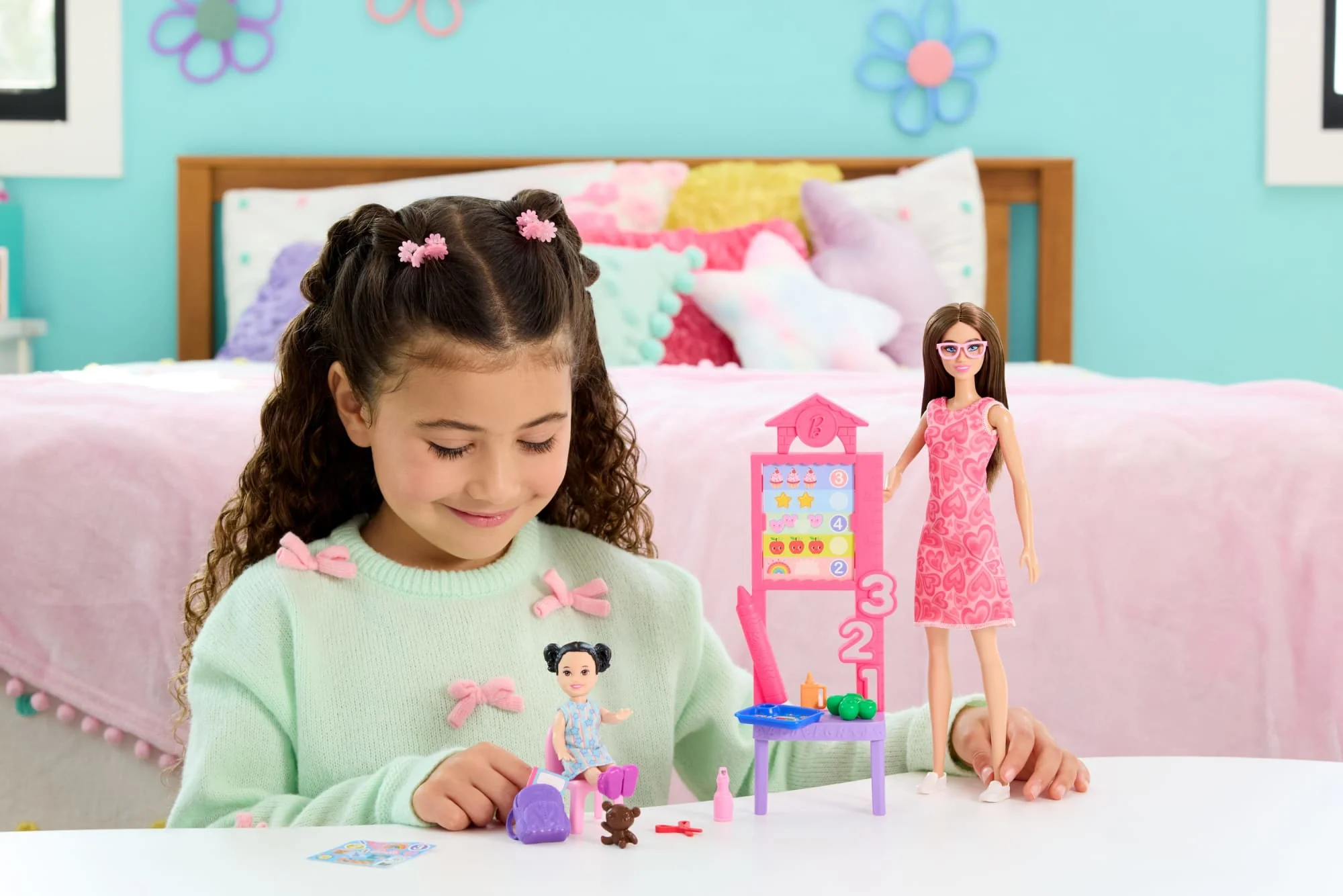 Barbie Careers Teacher Playset With Fashon Doll, Toddler Doll, Classroom Board & Accessories - Image 2