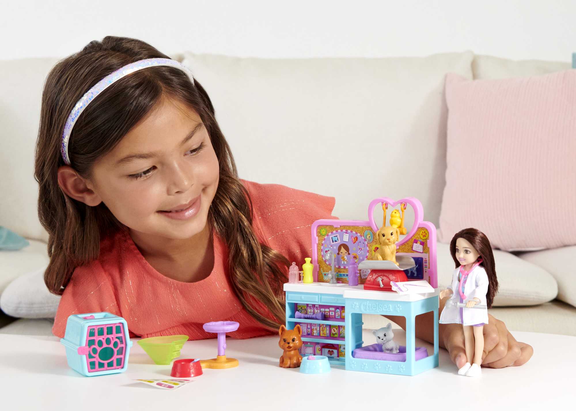 Barbie Doll Chelsea Pet Vet Playset With Doll, 4 Animals And 18 Pieces - Image 2