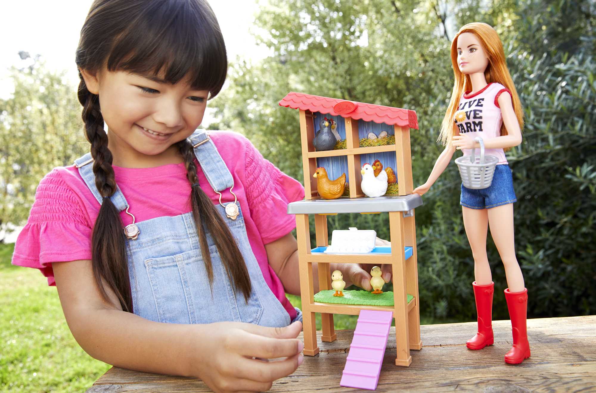 Barbie Chicken Farmer Doll & Playset - Image 2