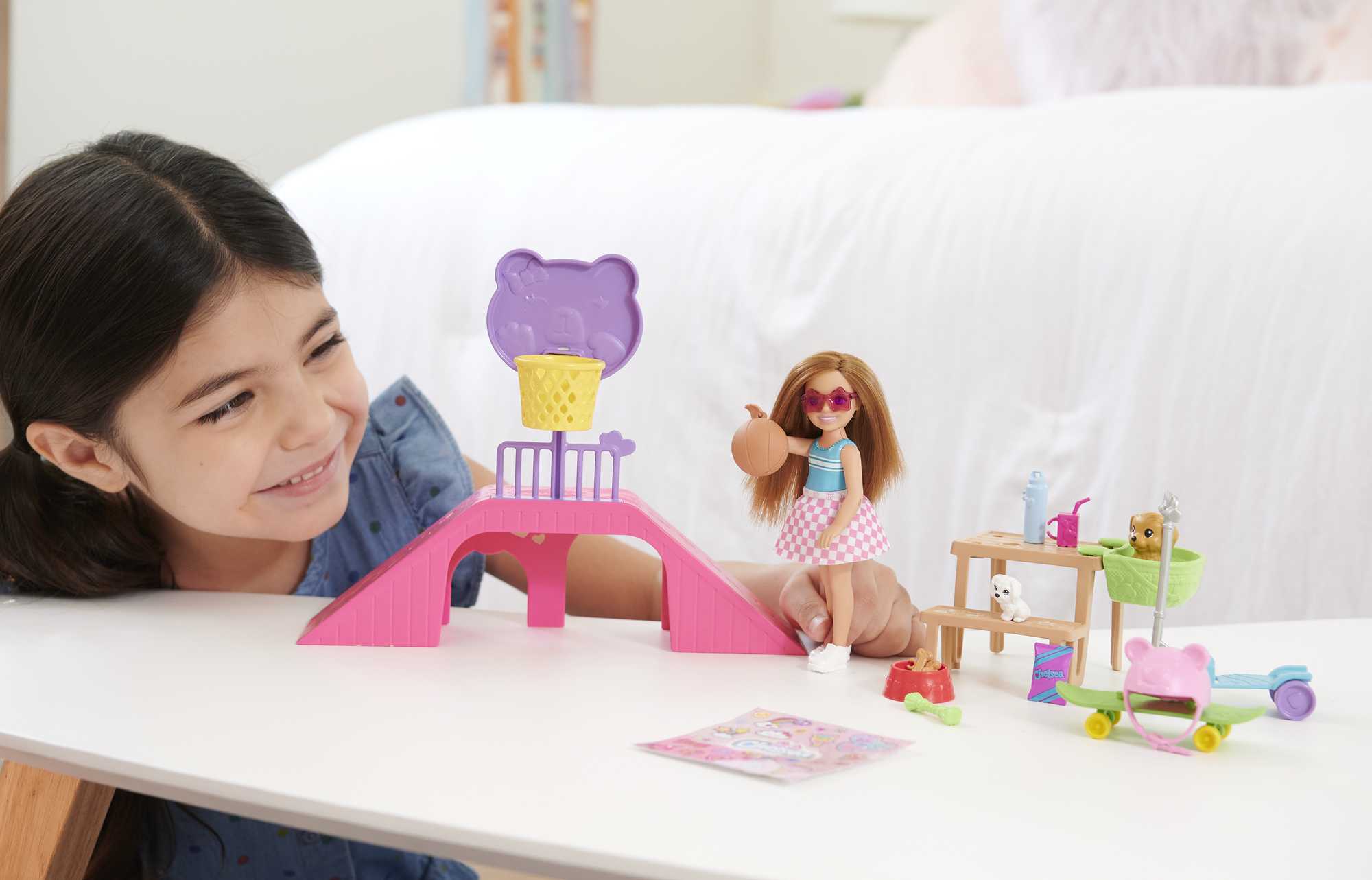 Barbie®-Coffret Chelsea, Coffret Skate-Park Avec Poupée et Accessoires - Image 2