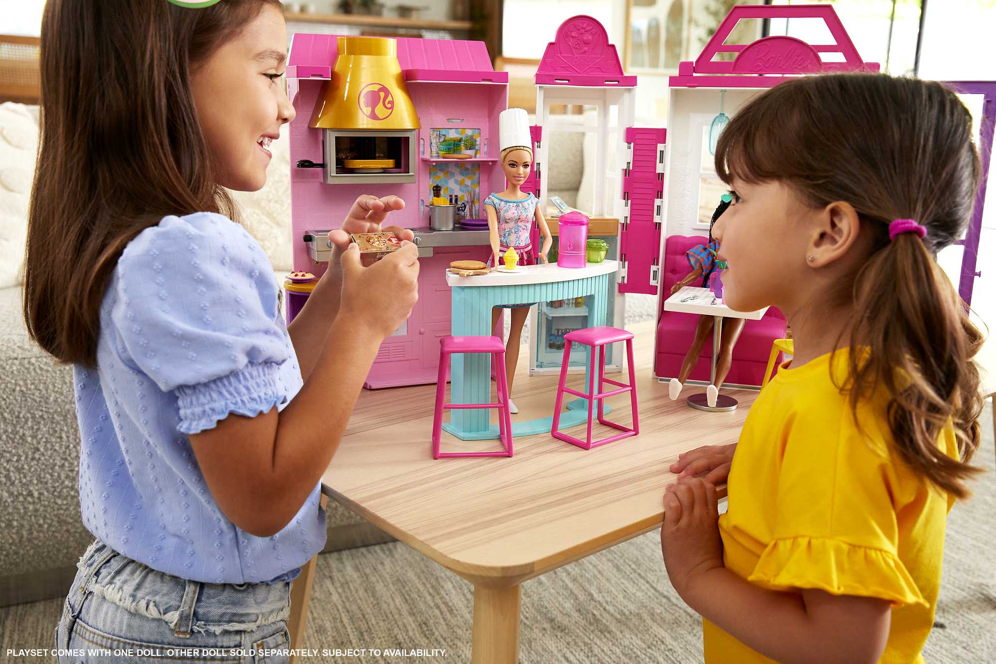 Barbie Cook ‘n Grill Restaurant Doll And Playset - Image 2