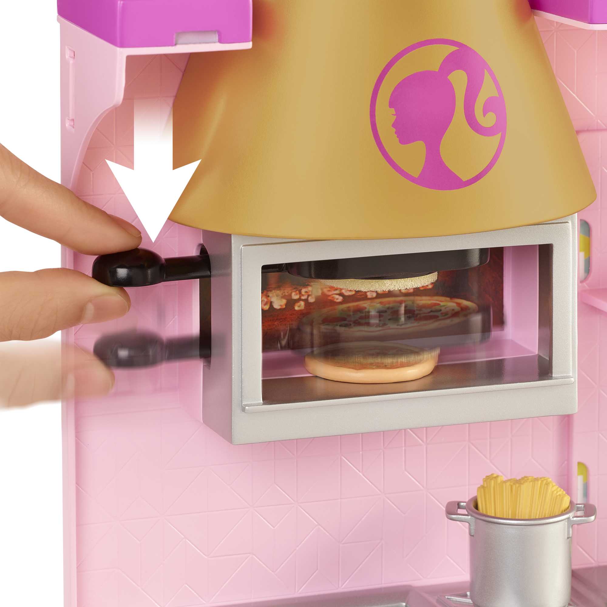 Barbie Cook ‘n Grill Restaurant Doll And Playset - Image 5