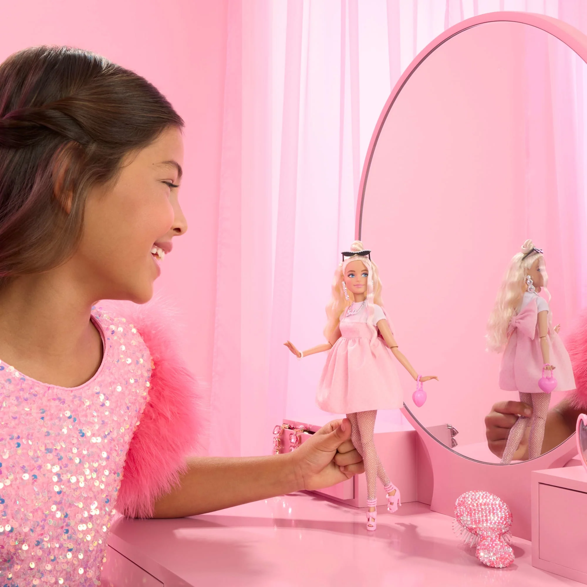 Barbie Deluxe Style Doll #3 in Pastel Pink Barbiecore Dress With Oversized Bow, Blond Hair - Image 2