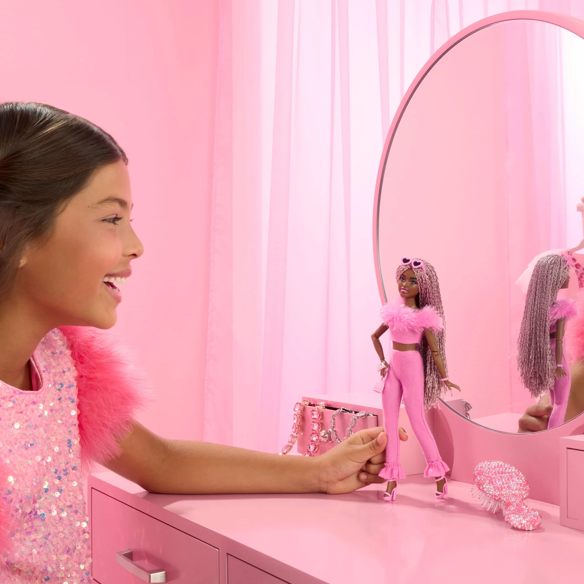 Barbie Deluxe Style Doll #4 in Soft Pink Jumpsuit, Pink And Brown Braided Hair - Image 2