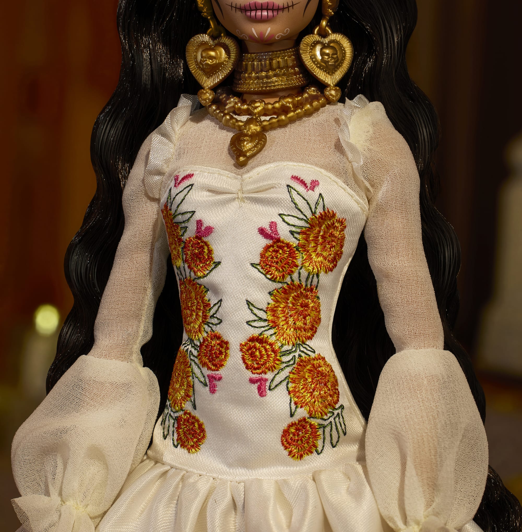 Barbie Signature Día De Muertos 2025 Collectible Doll in Ruffled Cream Gown - Image 3