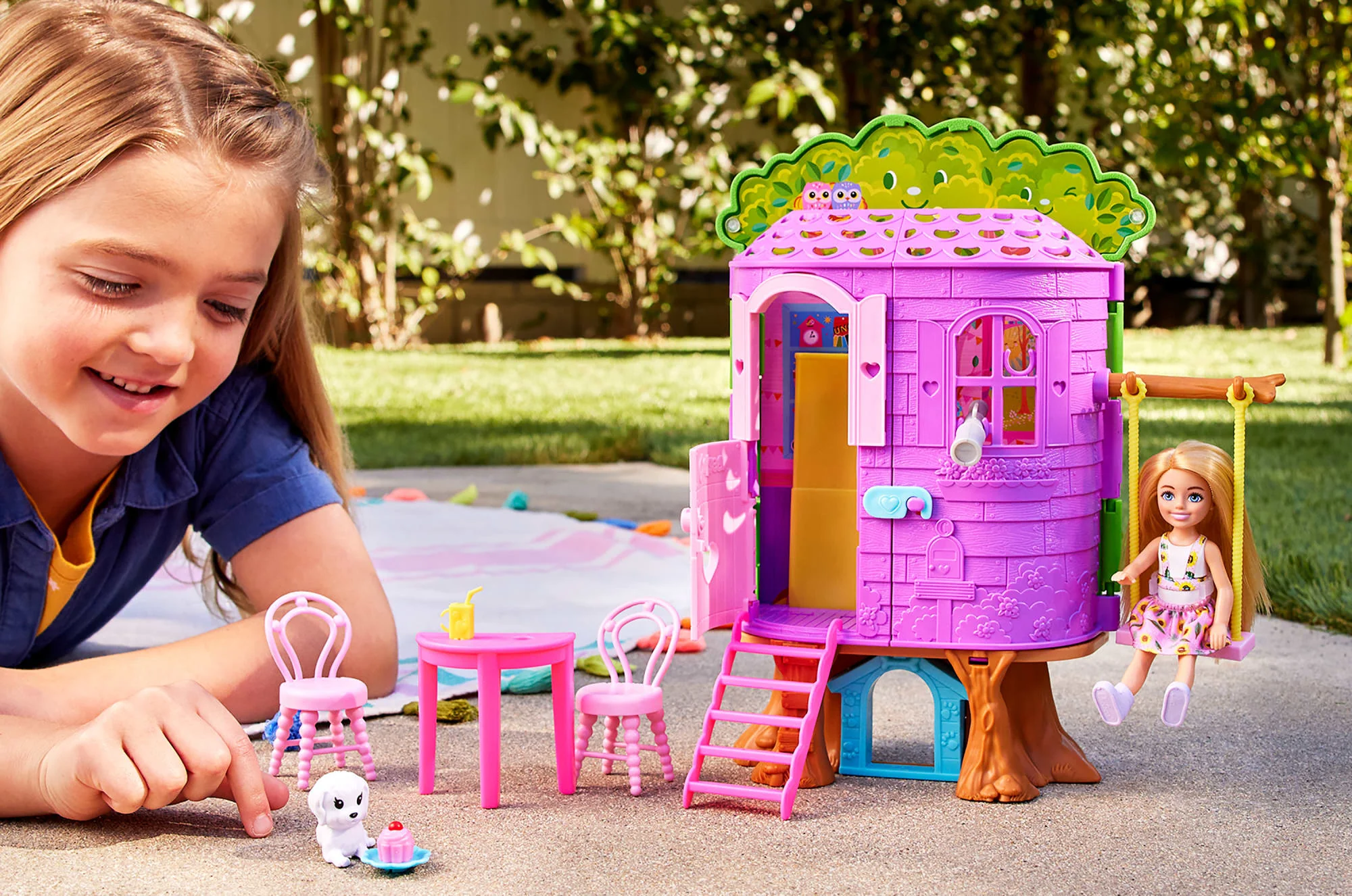 Chelsea Barbie Doll And Treehouse Playset With Pet Puppy - Image 2