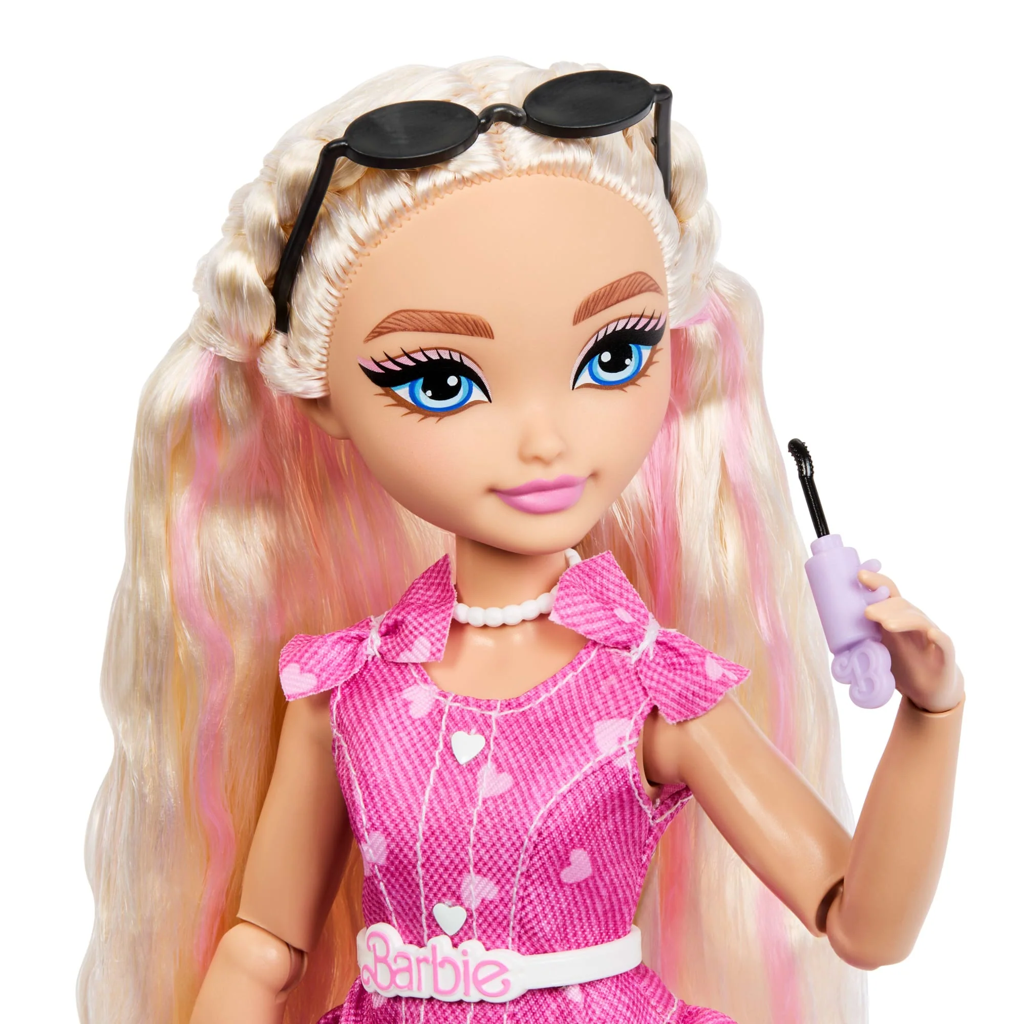 Barbie Dream Besties Barbie Malibu Doll & Accessories, Posable Fashion Doll & Themed Pieces - Image 3