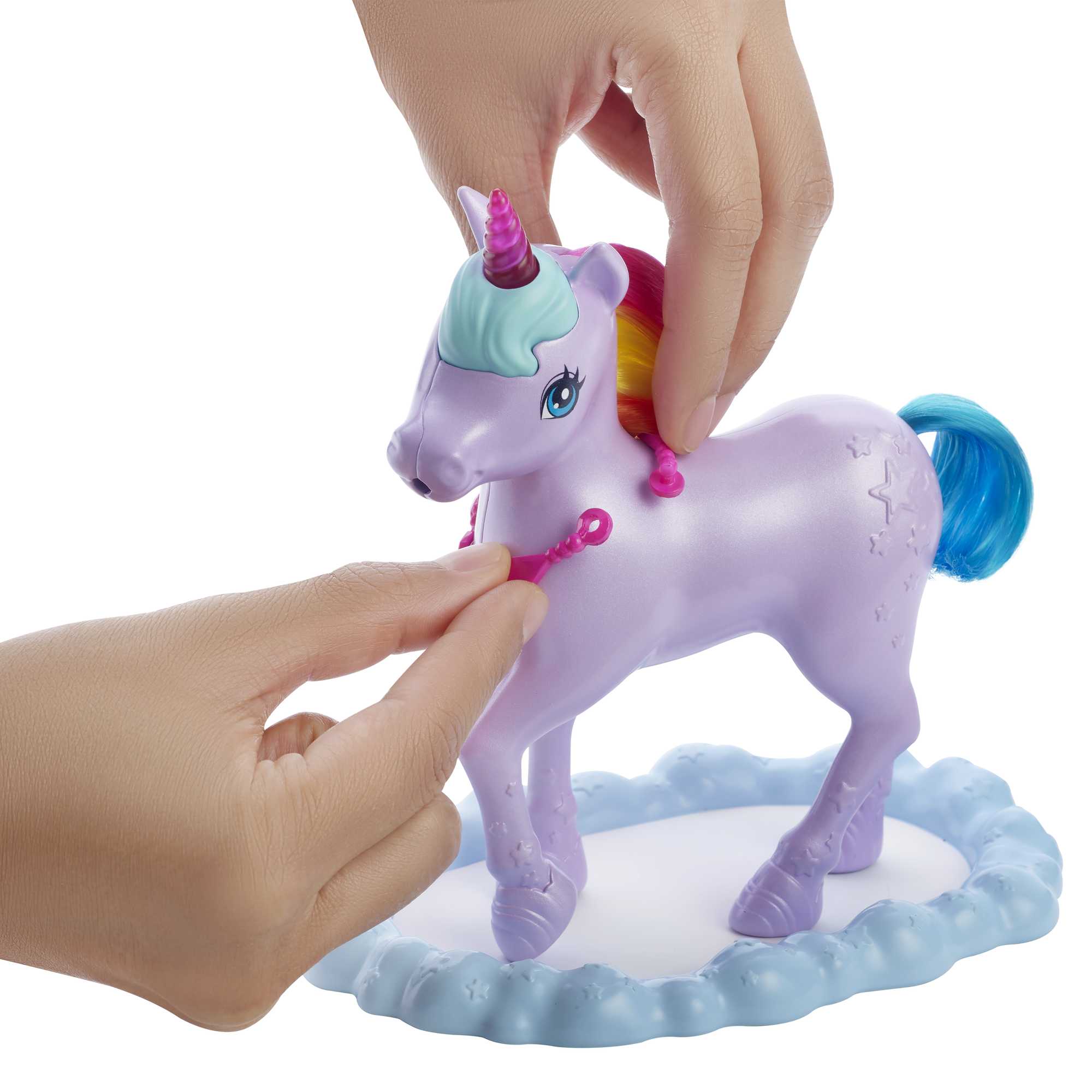 Barbie Dreamtopia Unicorn Pet Playset With Royal Fashion Doll, Unicorn Toy, Color Change, Potty Feature & 18 Accessories - Image 5