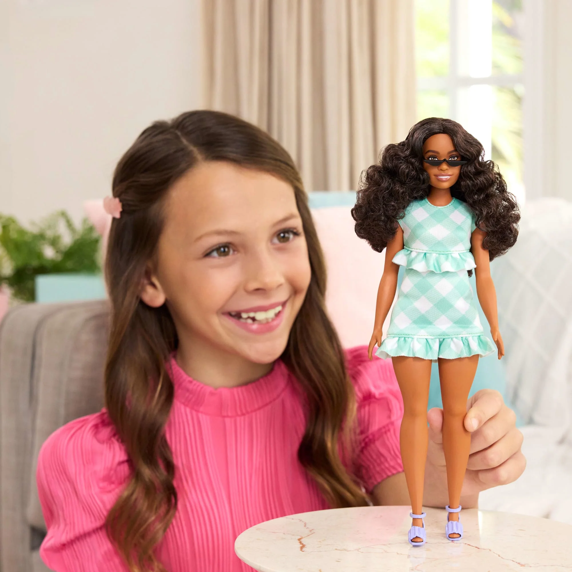Barbie Fashionistas Doll #240 in Green Gingham Dress And Sunglasses, Wavy Dark Brown Hair - Image 2