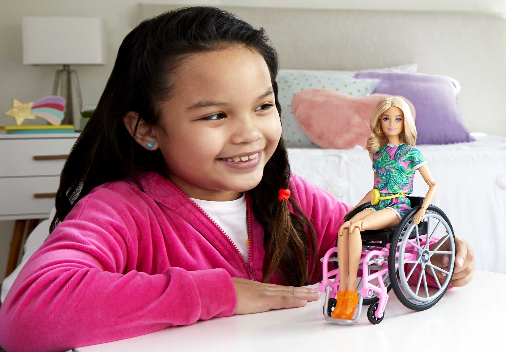 Barbie Doll And Accessory #165 - Image 2