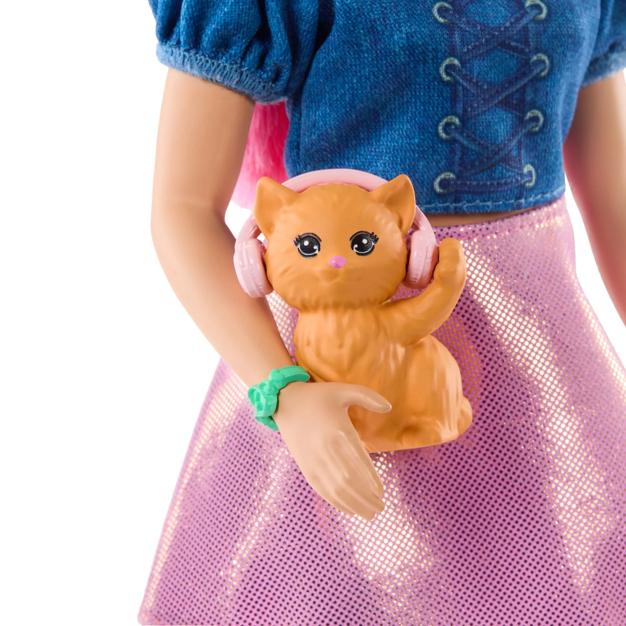 Barbie Mysteries: Beach Detectives Daisy Doll in Signature Outfit With Pet & Accessories - Image 3