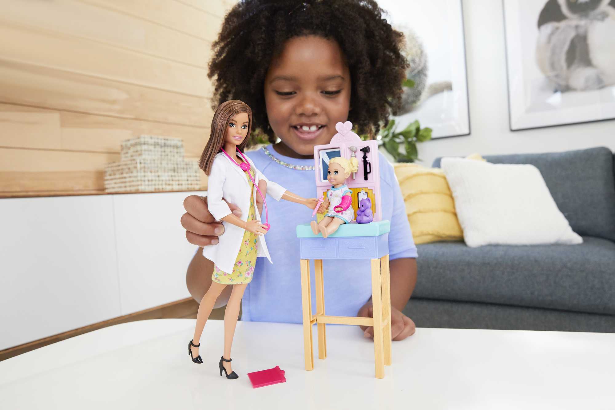Barbie Pediatrician Doll - Image 2