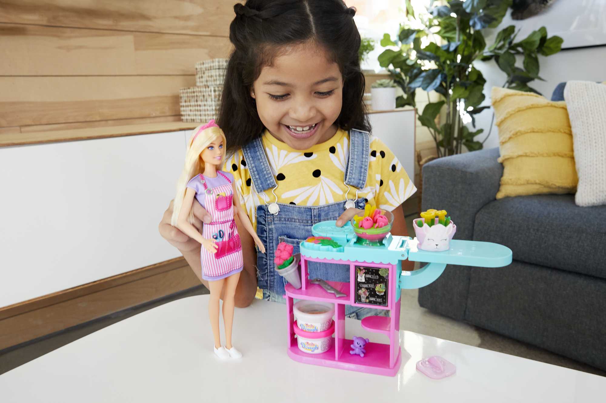 Barbie Profesiones Set de Juego Tienda de Flores - Image 2