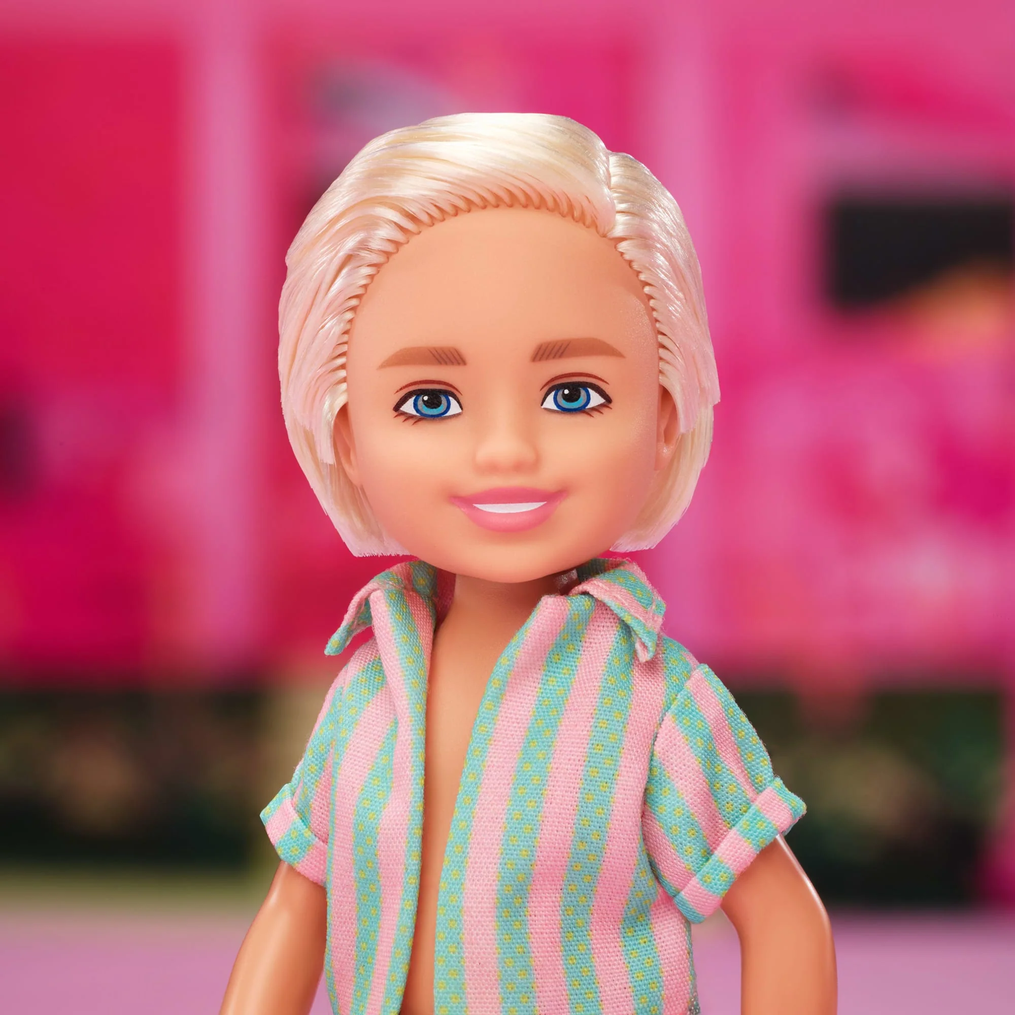 Barbie The Movie Chelsea Collectible 4-Pack Dolls, Includes Barbie, Ken, President Barbie, & Gloria Characters - Image 4