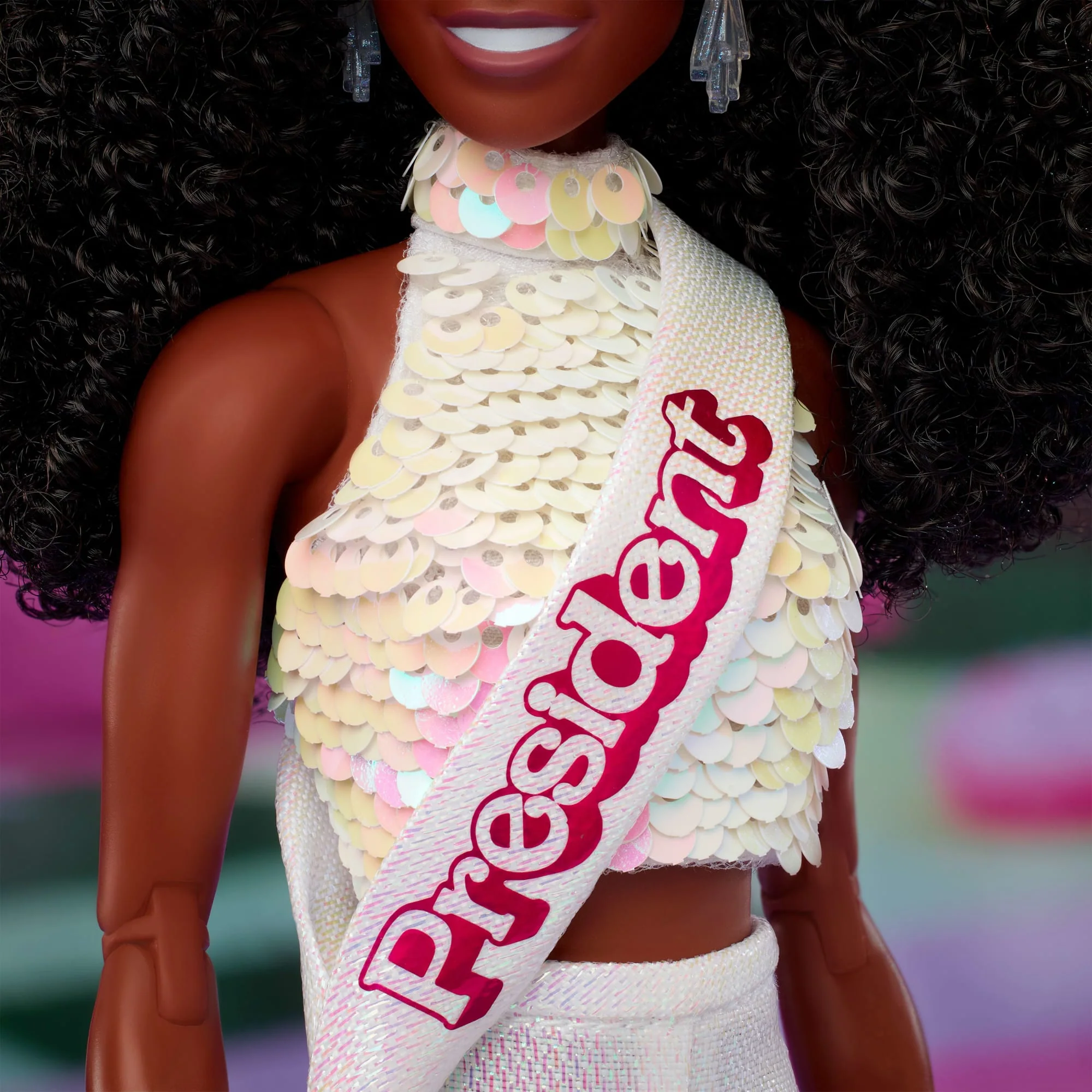 Barbie The Movie President Collectible Doll, Issa Rae As President Barbie Wearing Shimmery White  Blouse & Short Set - Image 4