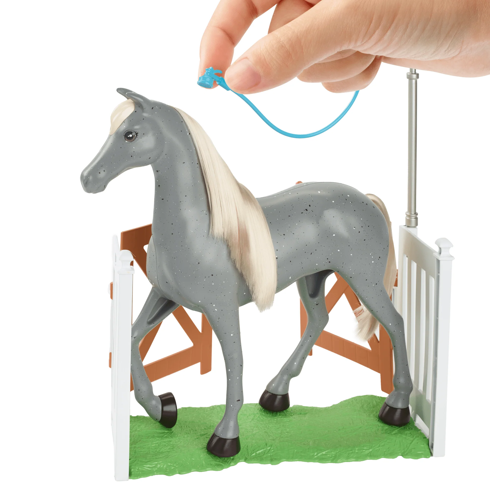 Barbie World Horse Stable Playset With Toy Horse, Jump, & Accessories, 7-Piece Set - Image 3