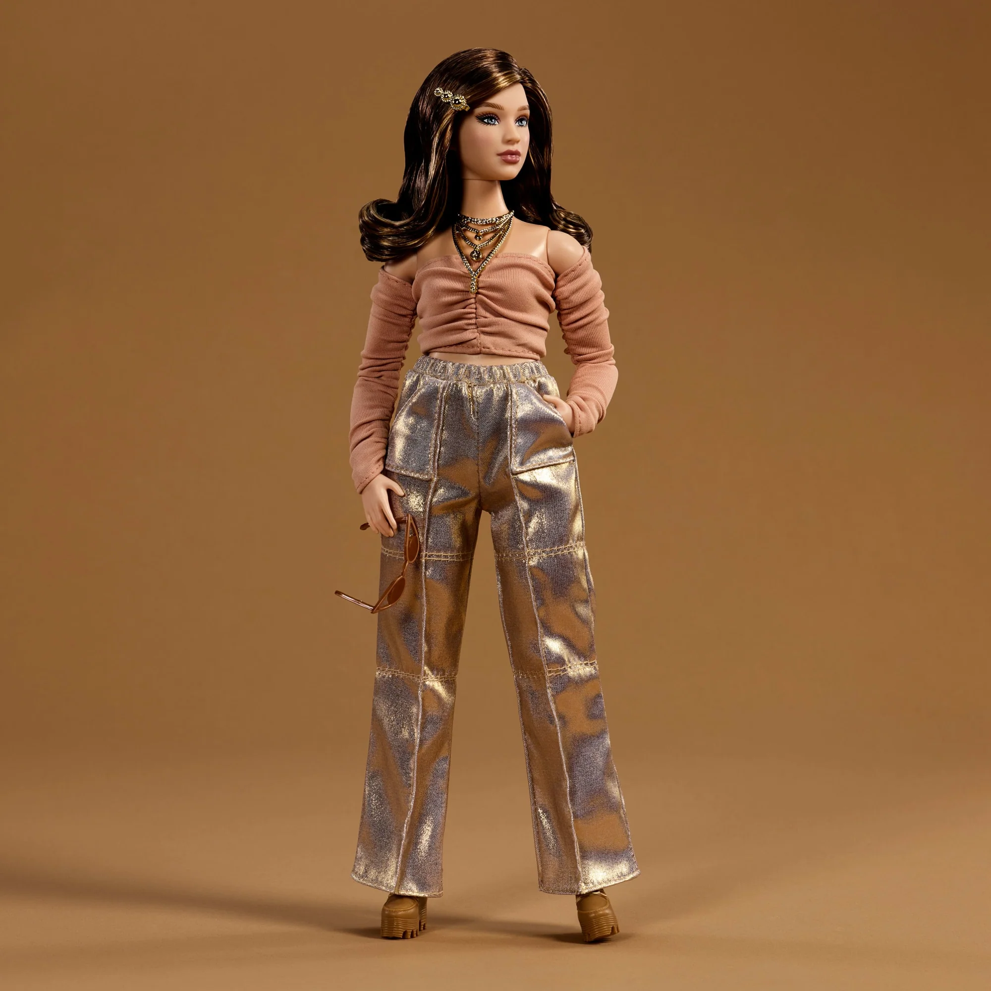 Barbie You Create Barbie Basics Neutral Kit 003, Customizable Fashion Doll & Universal-Fit Clothing - Image 2