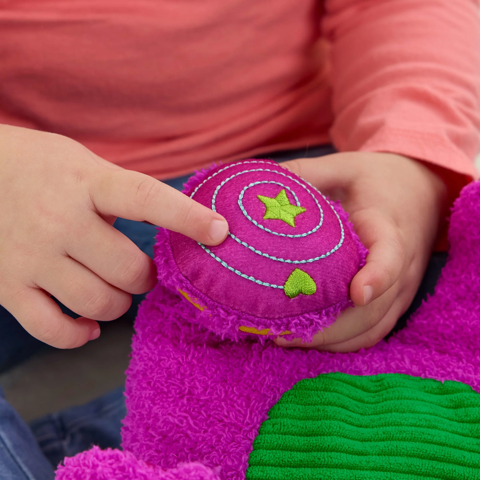 Barney Peluche Sensorial - Image 4