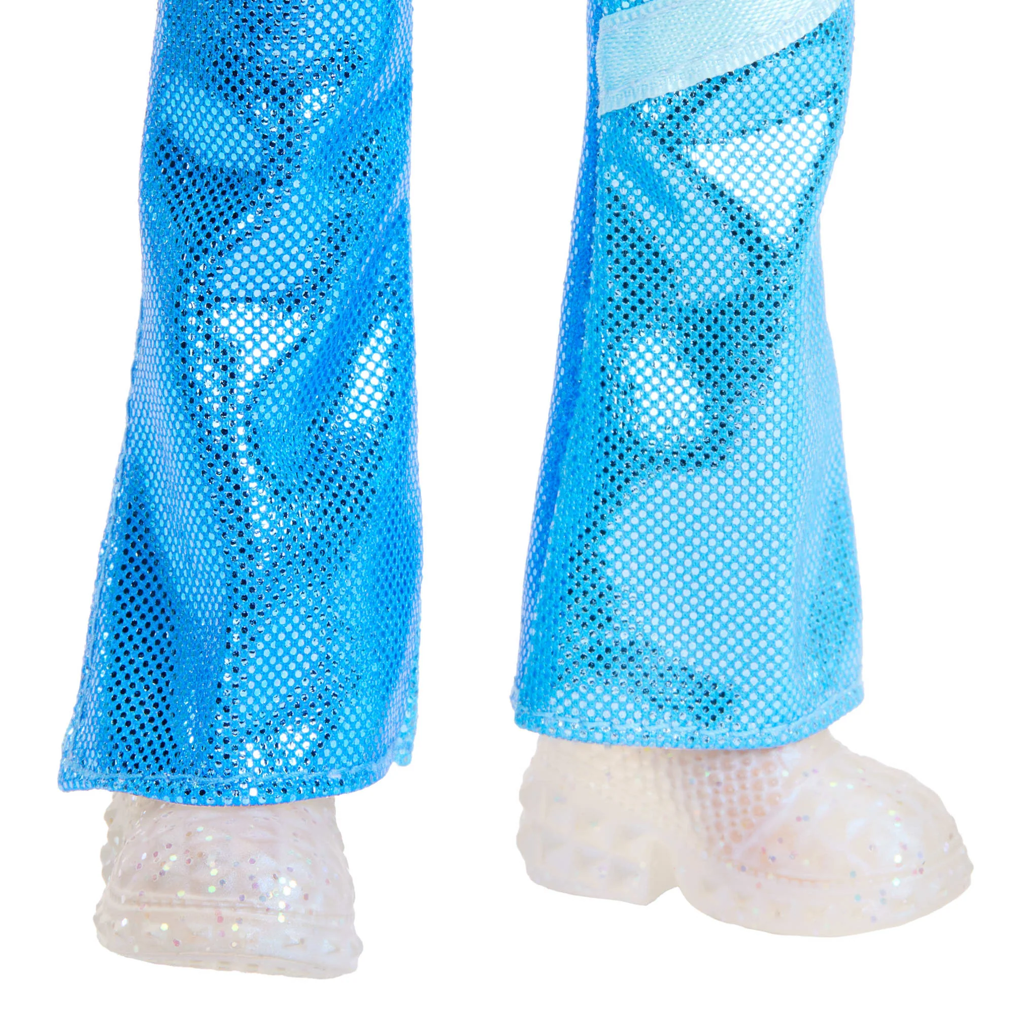 Disney Descendants: The Rise Of Red Fashion Doll - Princess Chloe Charming, Daughter Of Cinderella - Image 5
