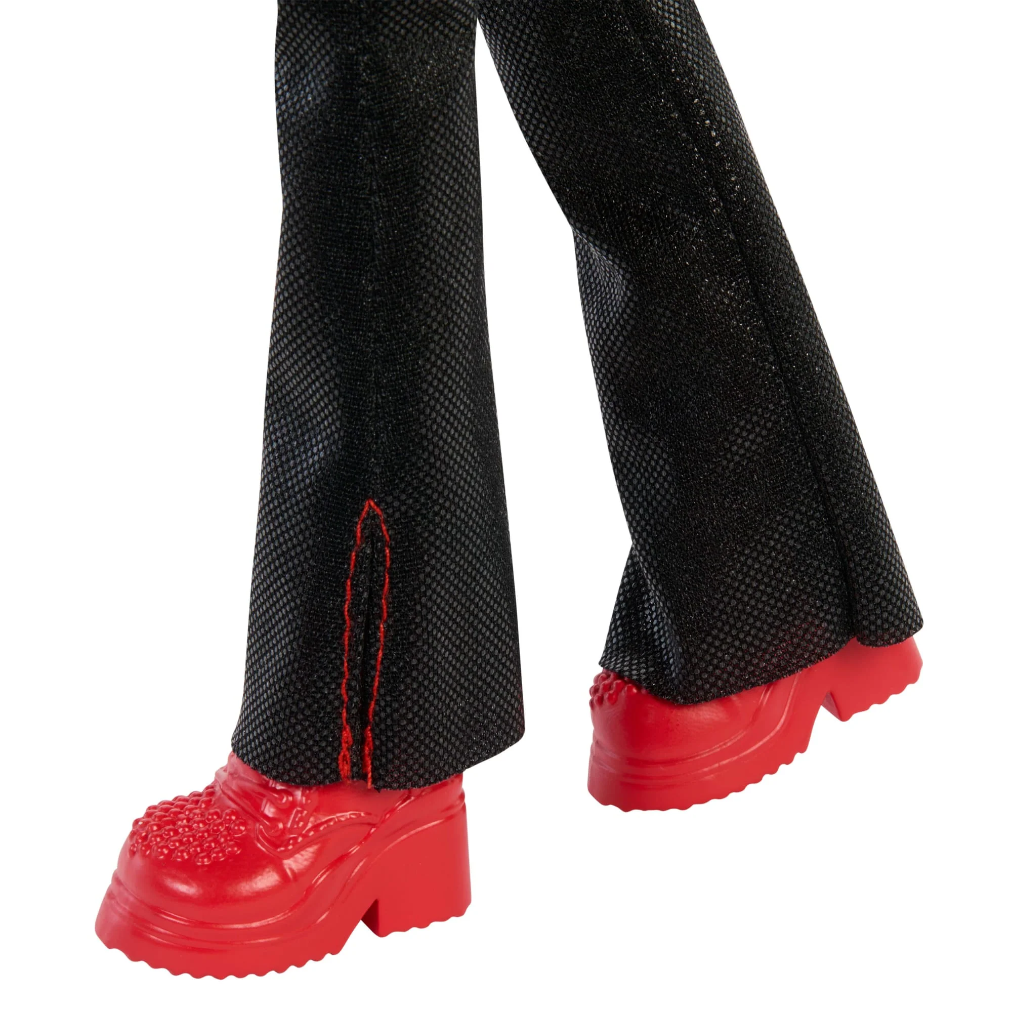 Disney Descendants: The Rise Of Red Doll – Singing Red Doll With Movie-Inspired Clothes & Accessories, Sings “Seeing Red” - Image 5