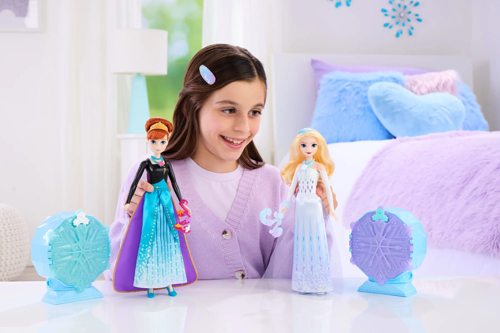 Disney Frozen Jewel Reveal Elsa Fashion Doll W/ 8 Surprises Including Gem Box & 10 Accessories - Image 2