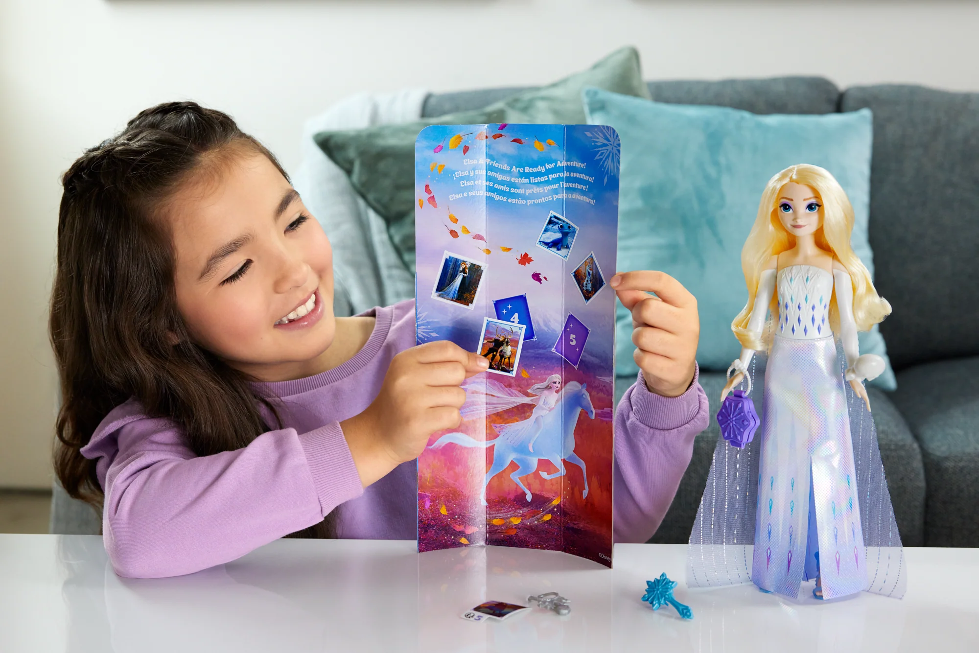 Disney Frozen Spin & Reveal Elsa Fashion Doll & Accessories With 11 Surprises - Image 2