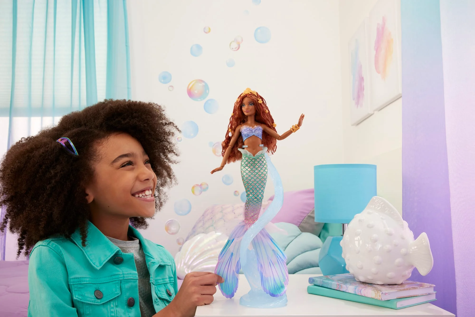 Disney La Petite Sirène   Poupée Ariel deluxe Avec Perles à Mèche et Socle - Image 2