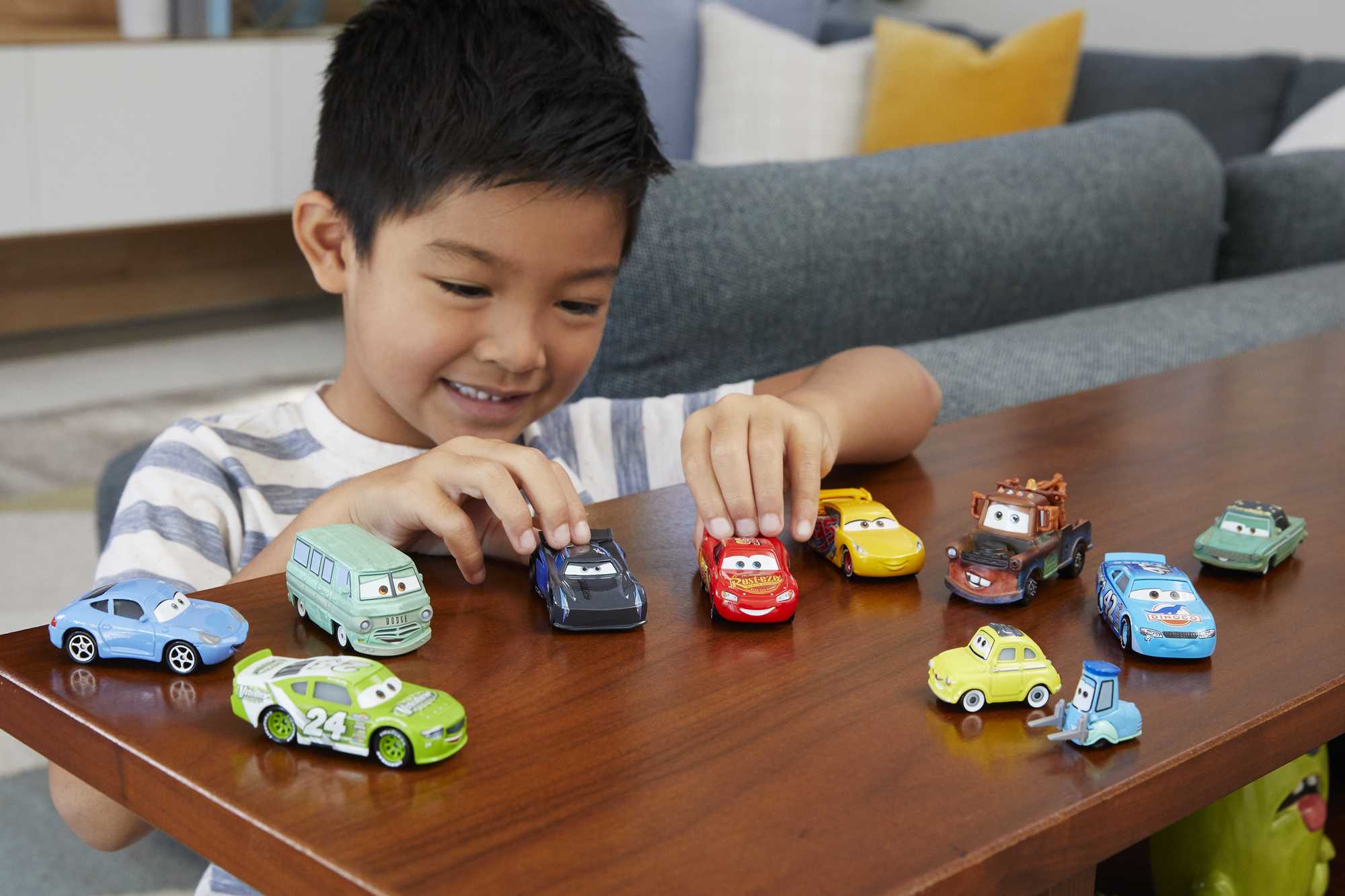 Disney And Pixar Cars Die-Cast Vehicle 10-Pack - Image 3