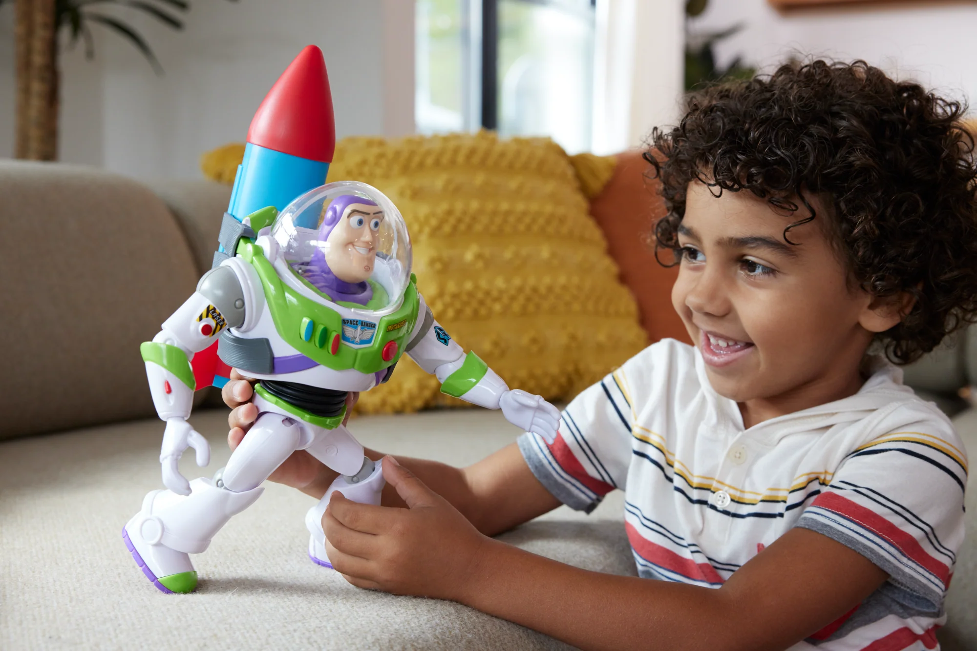 Disney Pixar Toy Story Figura de Acción Buzz con Cohete 12" - Image 2