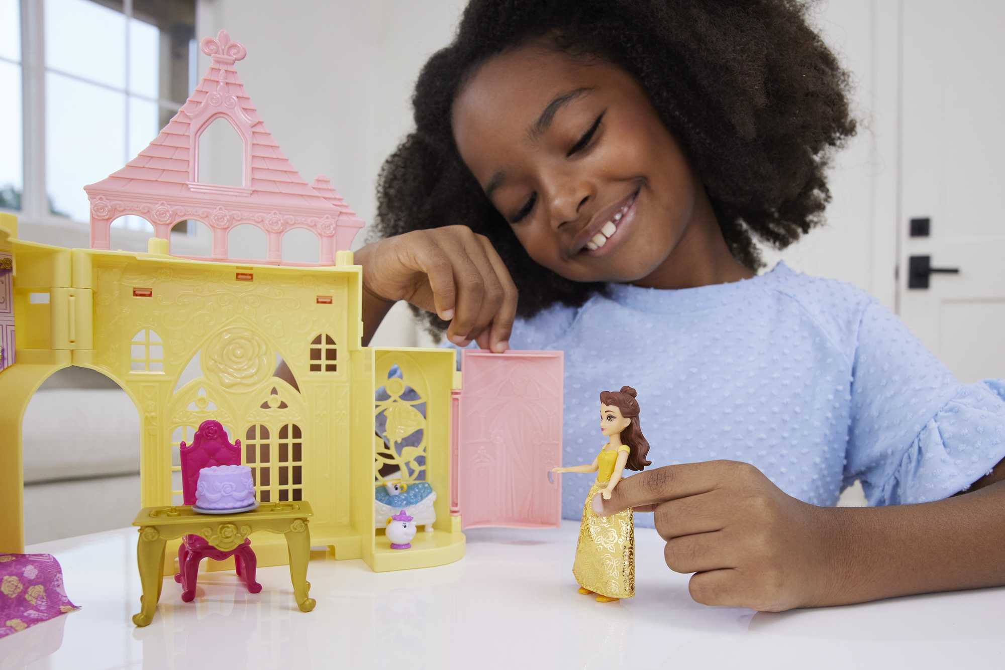 Disney Princesa Casa de Muñecas Castillo de Bella Apilable - Image 2