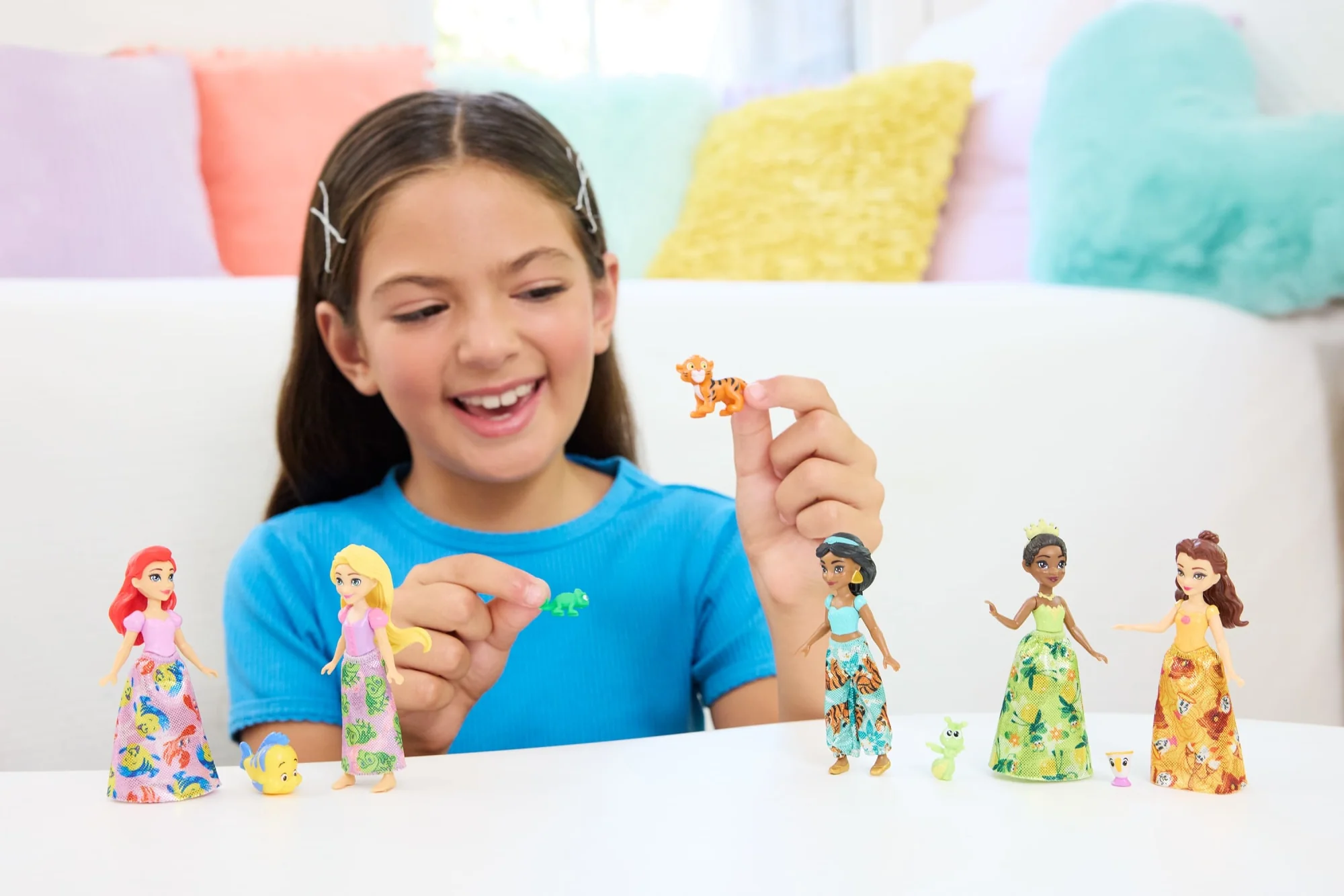 Disney Princess & Friends Set With 5 Small Dolls in Sparkling Outfits & 5 Friend Figures - Image 2