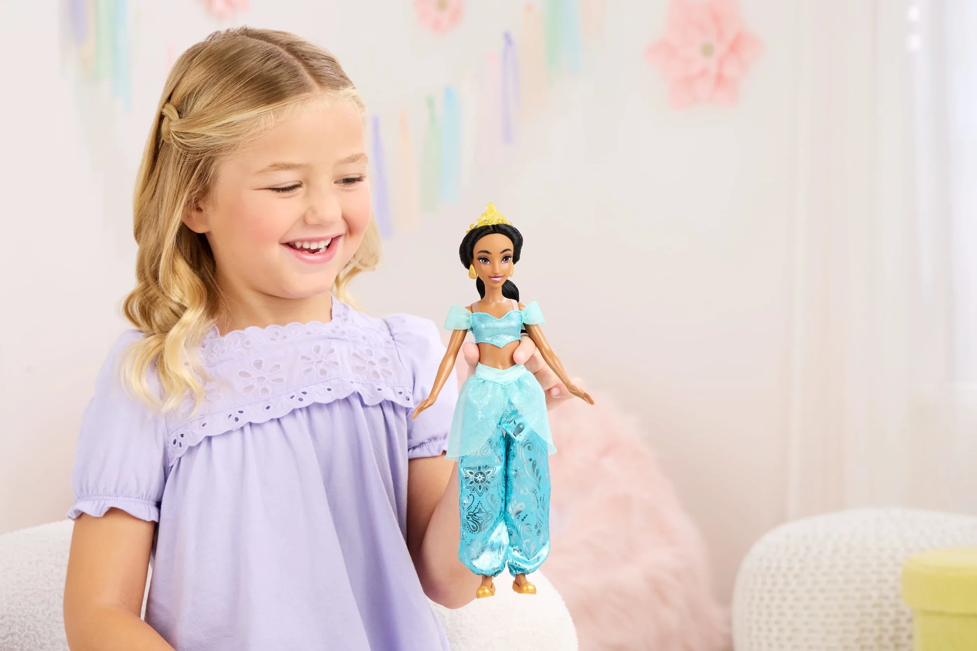 Disney Princess Enchanted Stories Jasmine Fashion Doll With Sparkling Outfit & Accessories, Posable - Image 2