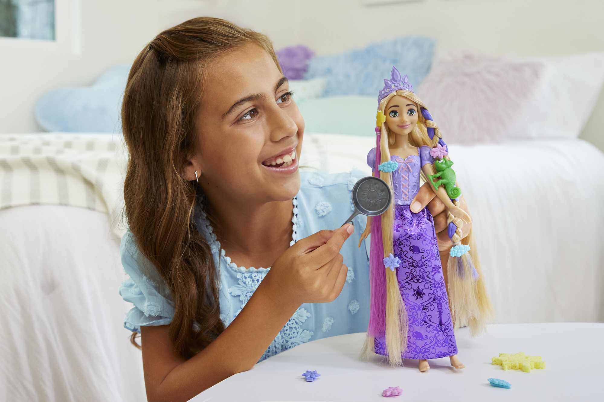 Disney Princess Toys, Rapunzel Fairy-Tale Hair™ Doll and Accessories - Image 2