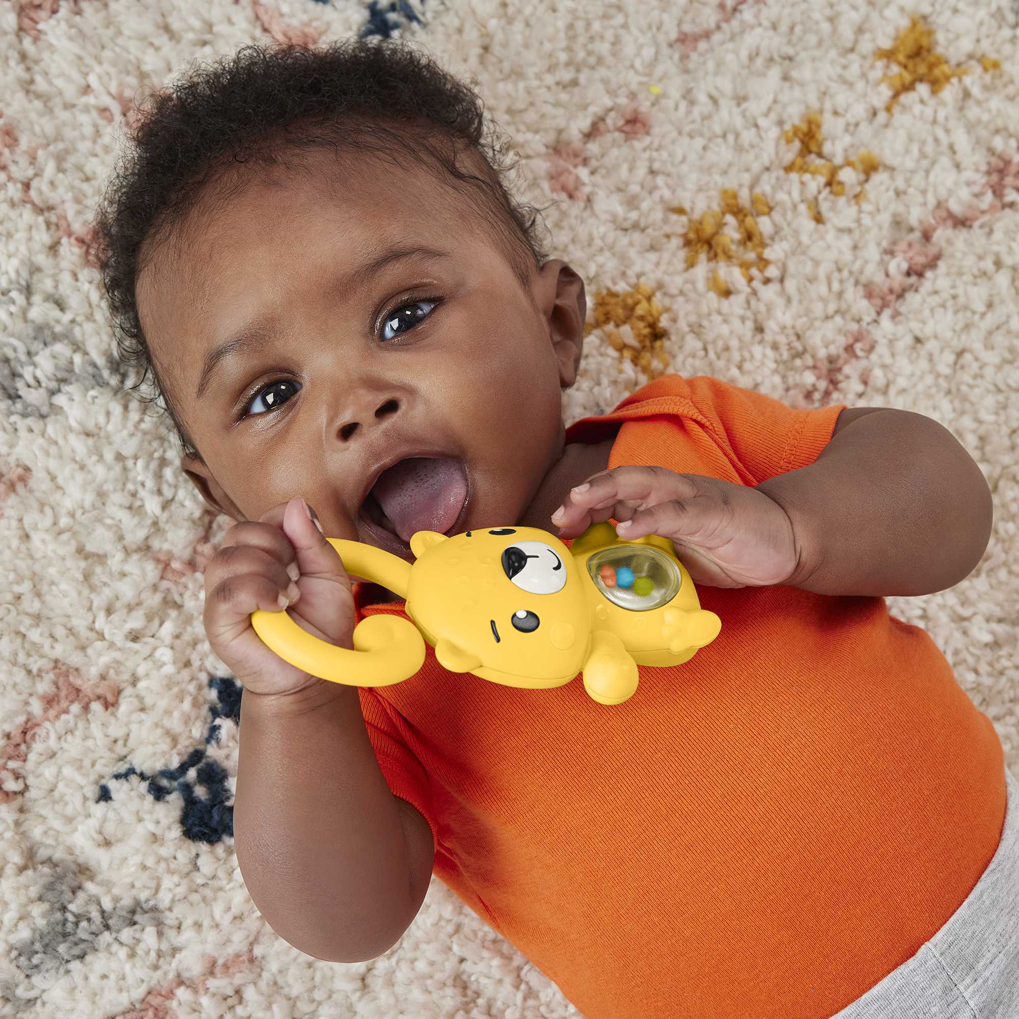 Fisher-Price Baby Chocalho para Bebês Sensimals Lontra - Image 2