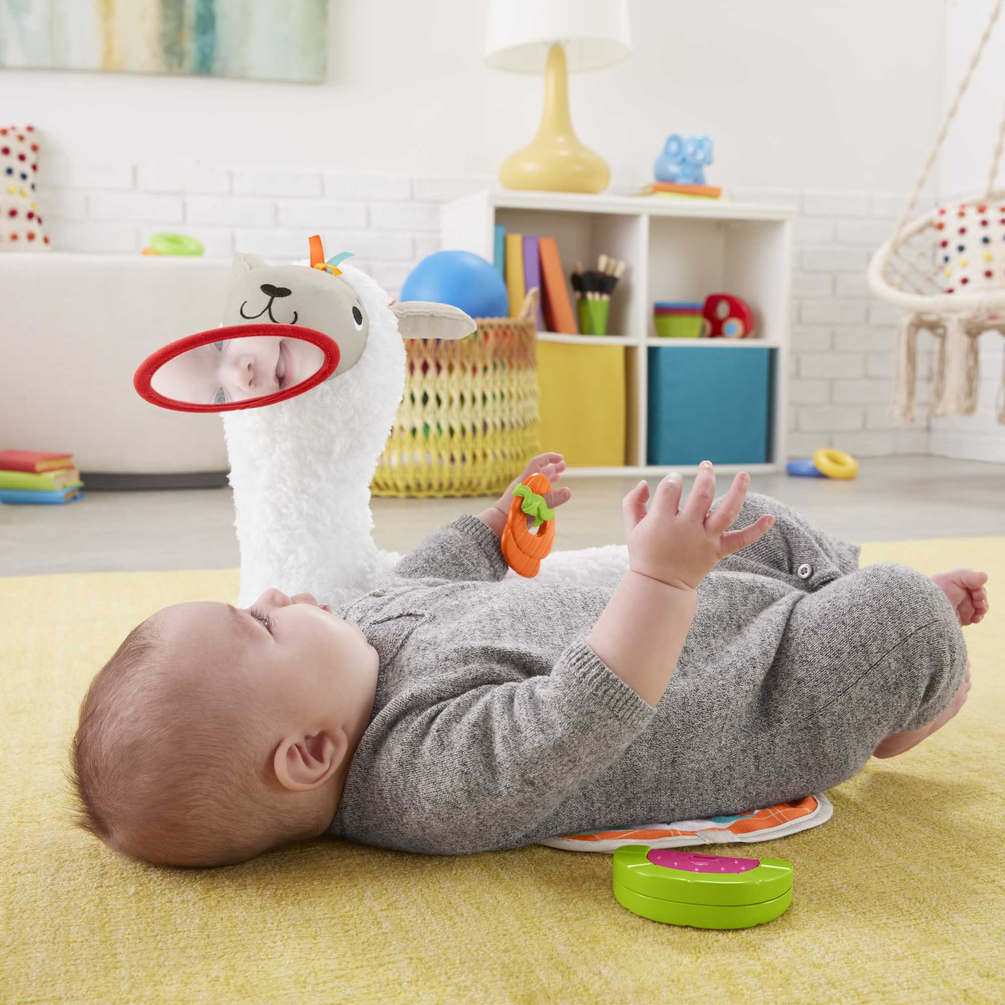 Fisher-Price Baby Juguete para Bebés Cojín de Actividades de Llama - Image 2