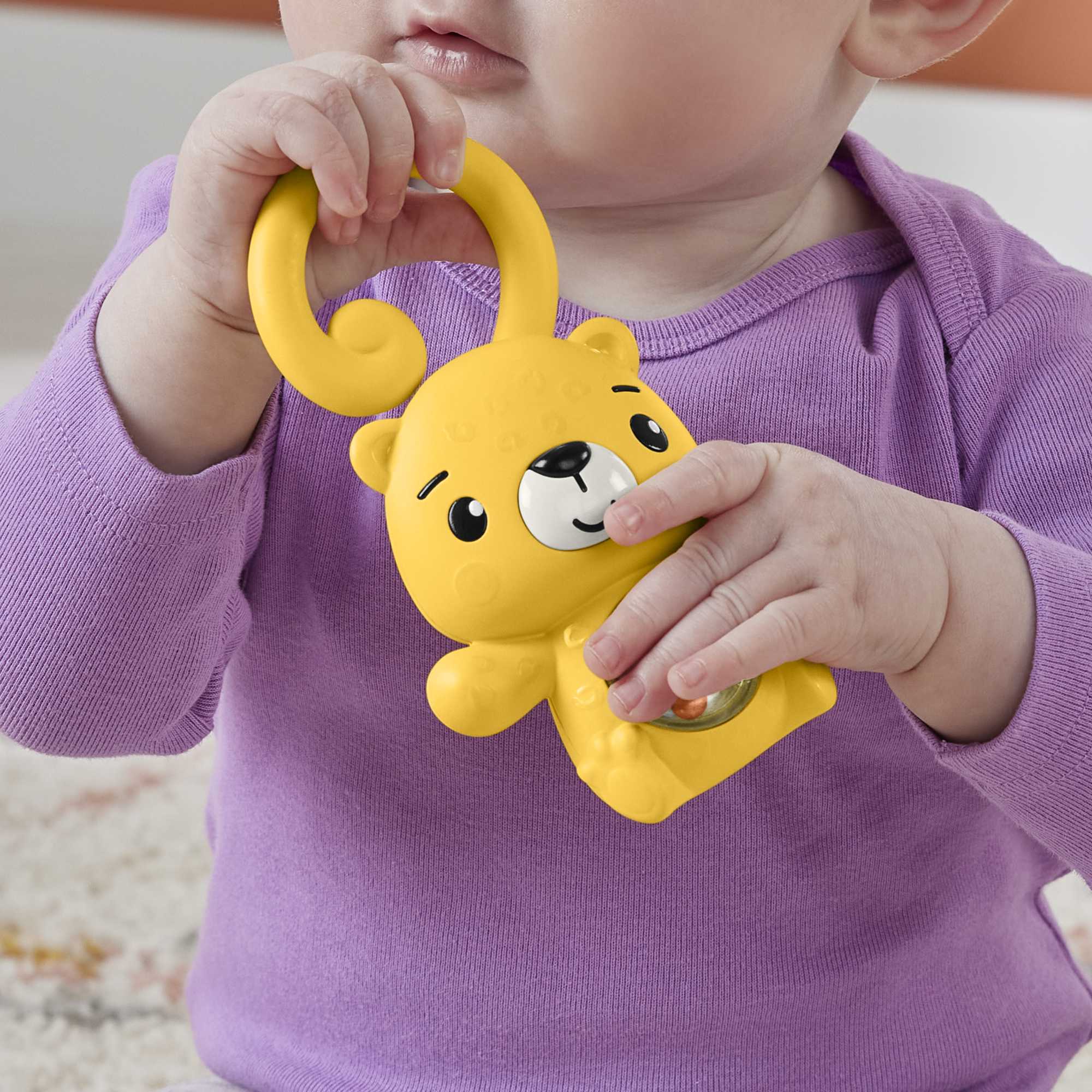 Fisher-Price Baby Sonaja para Bebés Sensimals Nutria - Image 4
