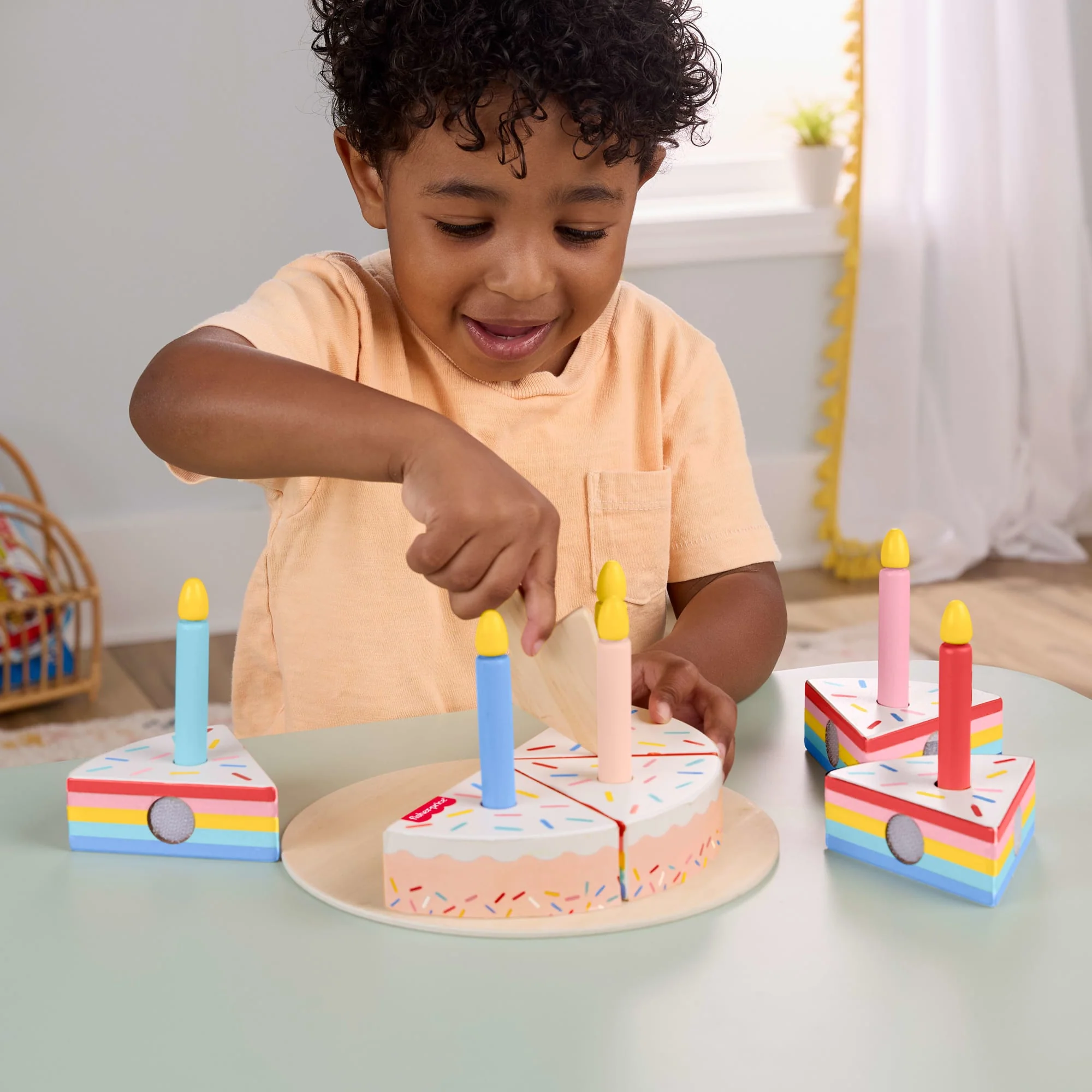 Fisher-Price Brinquedo para Bebês Bolo de Aniversário de Madeira - Image 2