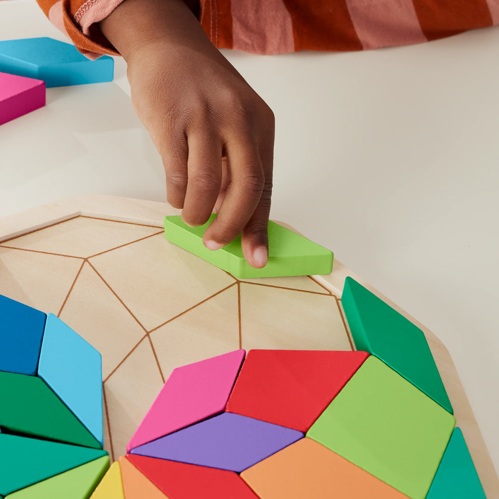 Fisher-Price Brinquedo para Bebês Quebra-cabeça de Madeira Mandala Geométrica - Image 3