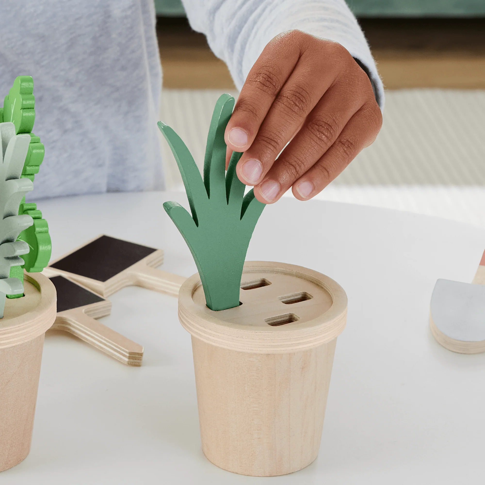 Fisher-Price  Coffret Plantes en Bois, Avec Outils, 12Éléments - Image 3