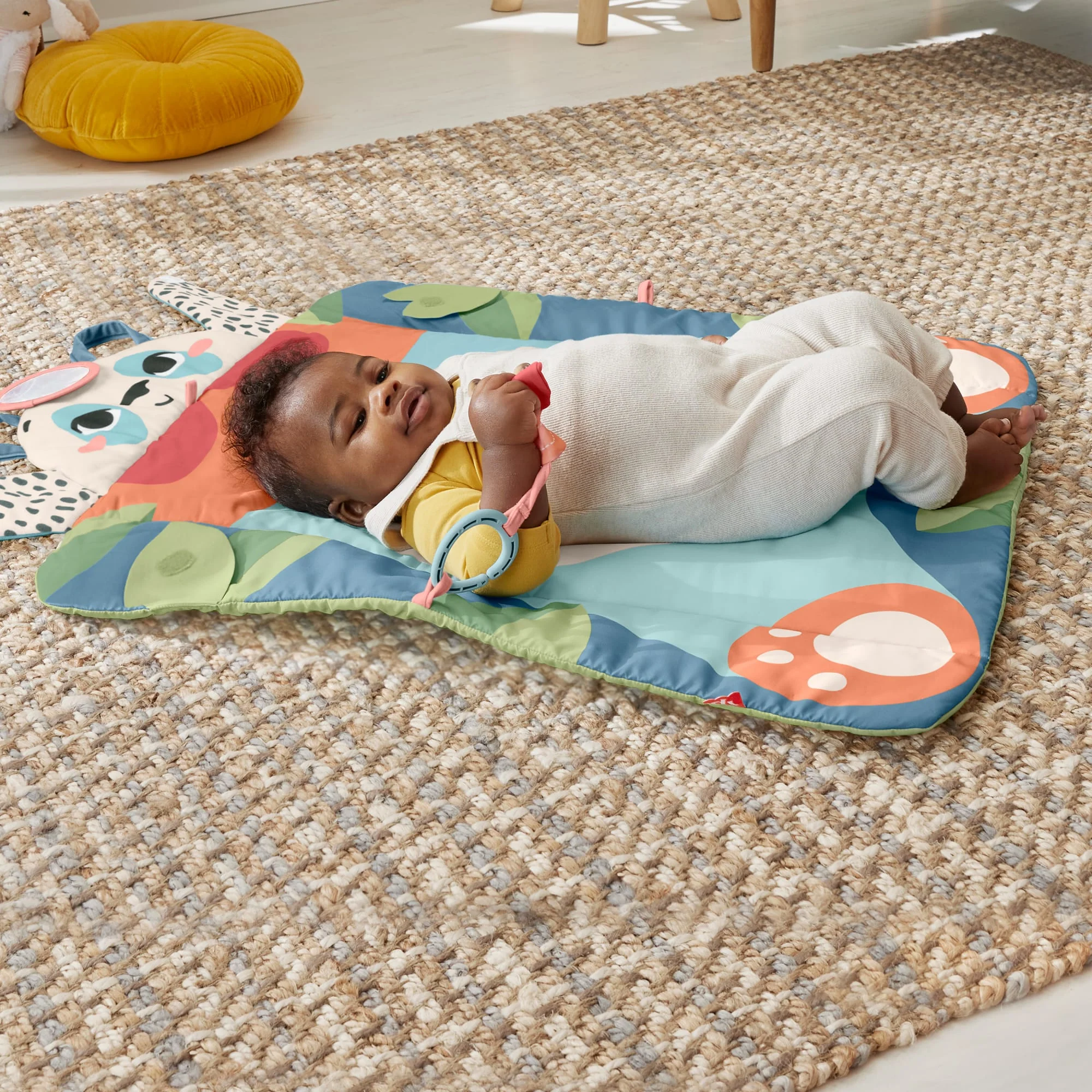 Fisher-Price  Planet Friends  Tapis D’Éveil Panda à Rouler, 2Jouets - Image 2