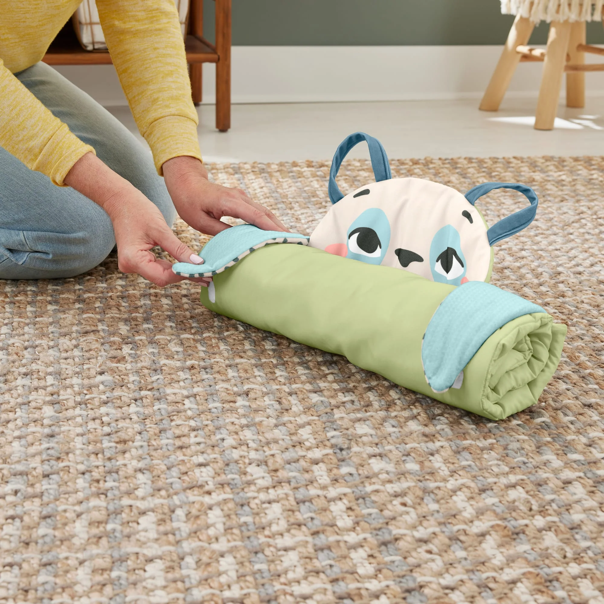 Fisher-Price  Planet Friends  Tapis D’Éveil Panda à Rouler, 2Jouets - Image 5