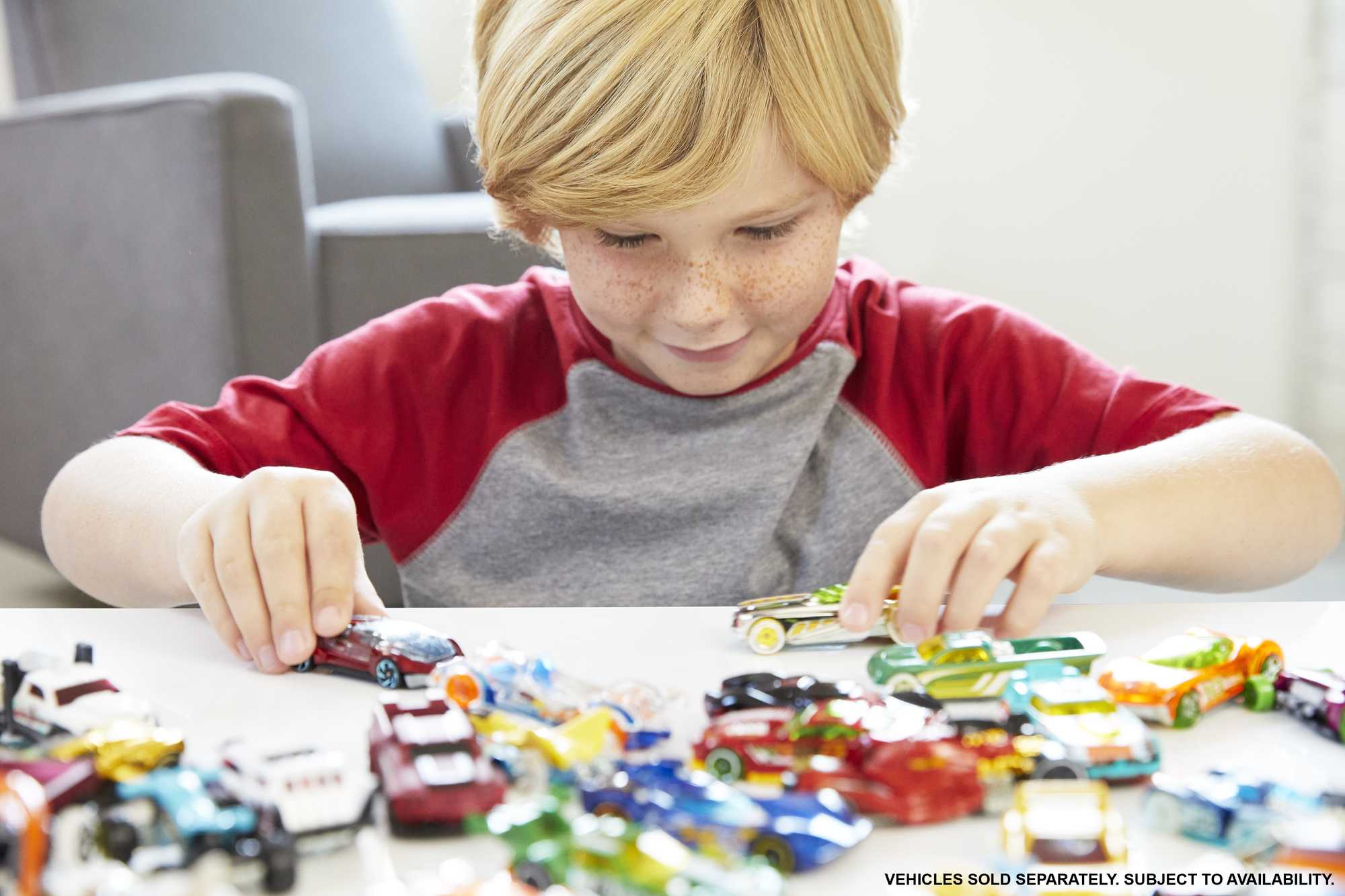 Hot Wheels Cars, Set Of 50 Toy Cars, Trucks & AIrcraft in 1:64 Scale - Image 2