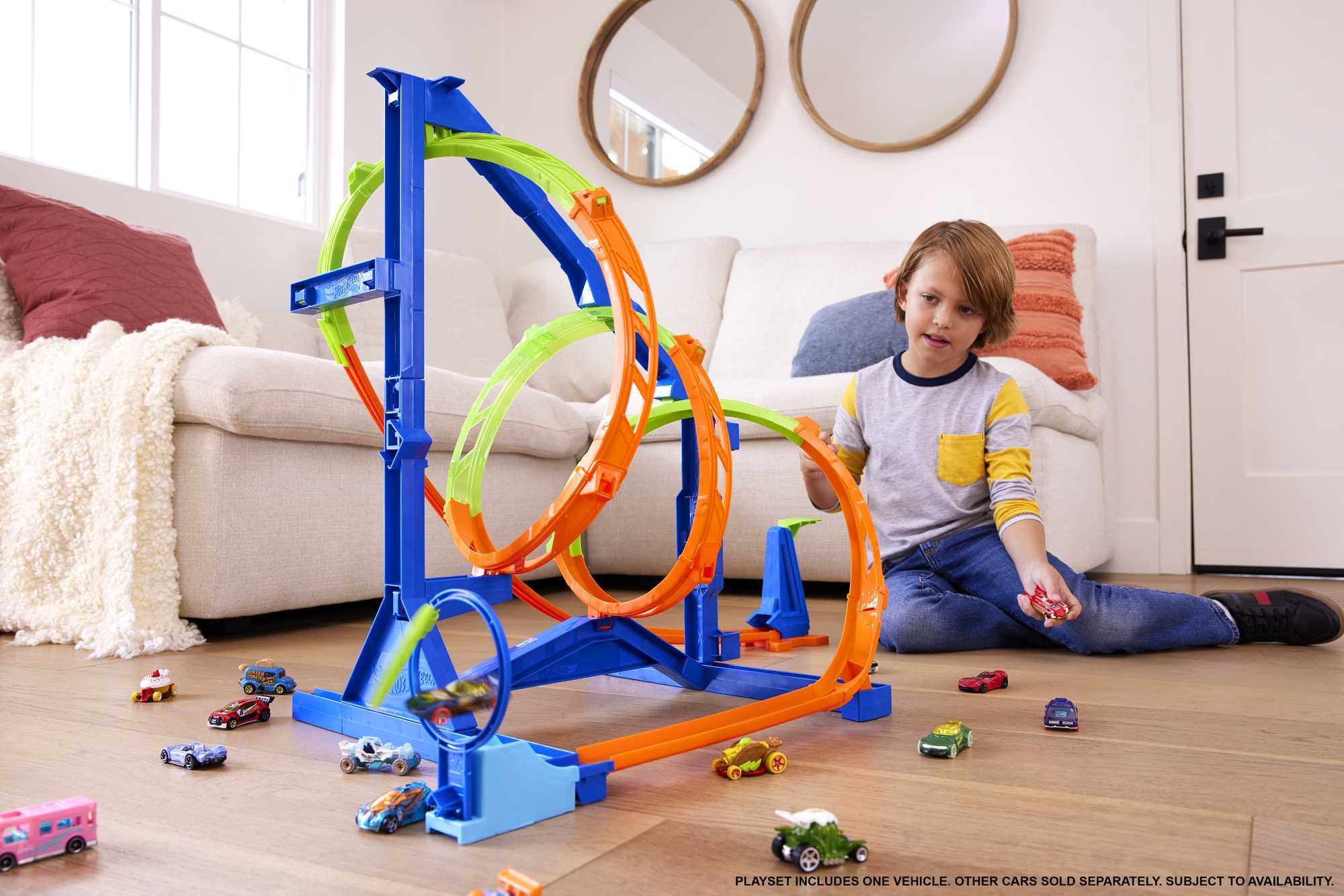 Hot Wheels Action Track Set With 1 Toy Car, Corkscrew Triple Loop Track Set - Image 2