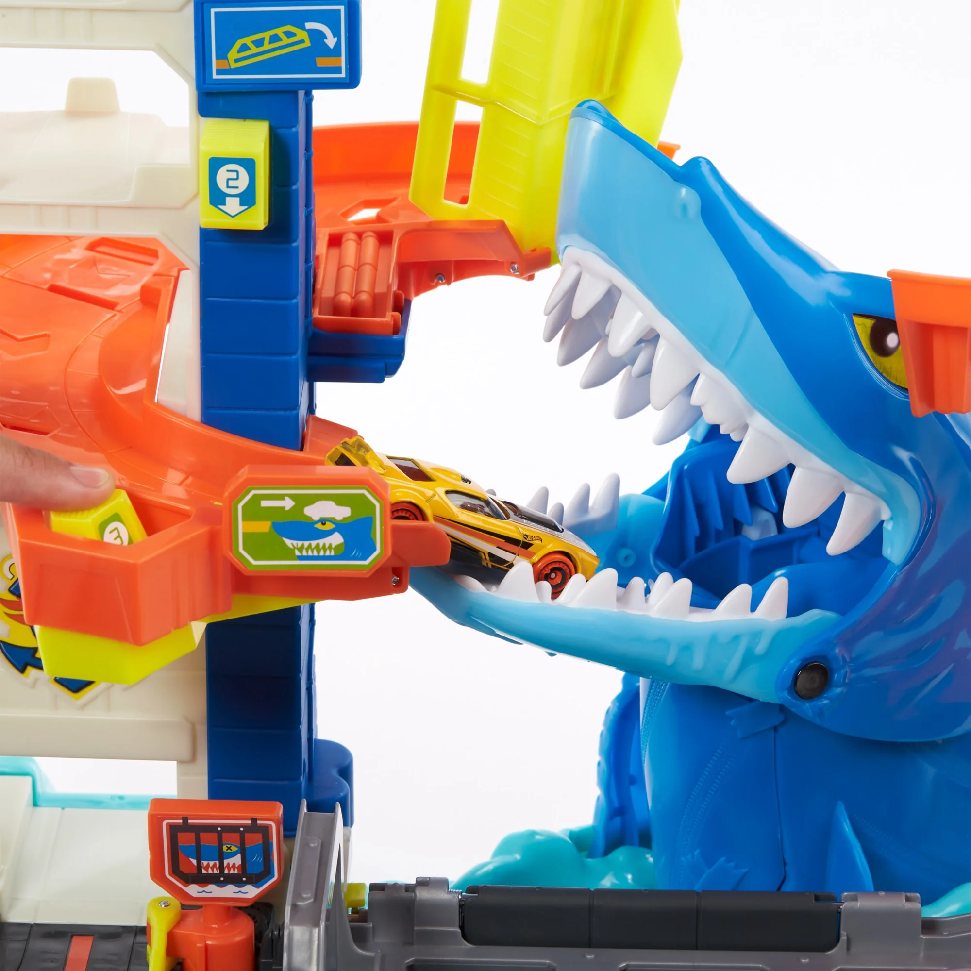 Hot Wheels Attacking Shark Escape Playset - Image 5